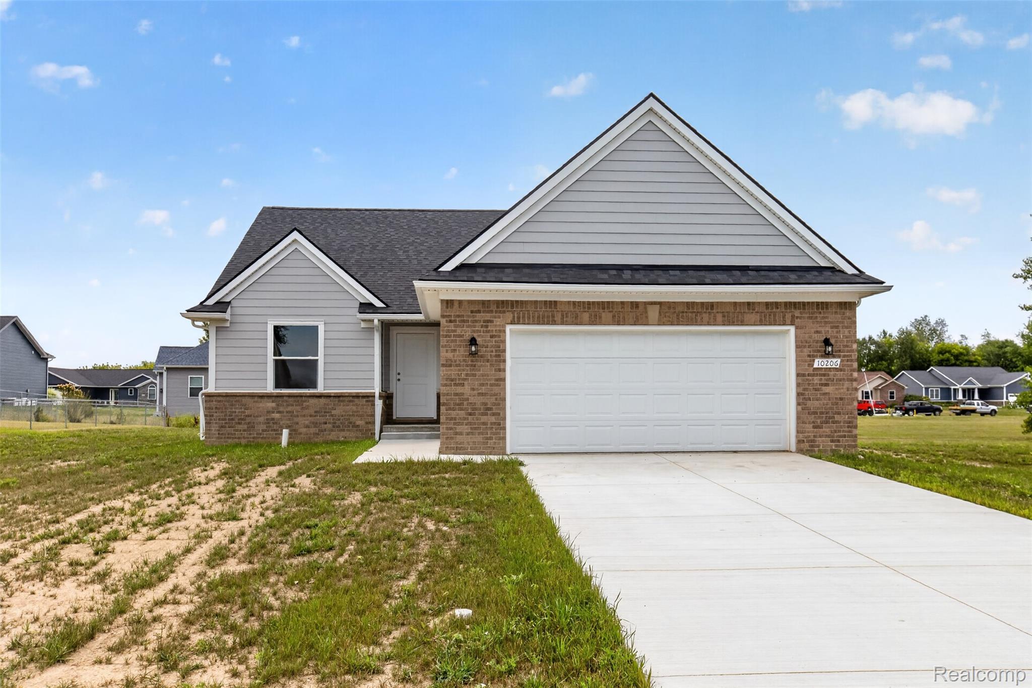 10206 Hunt Drive Property Photo 2