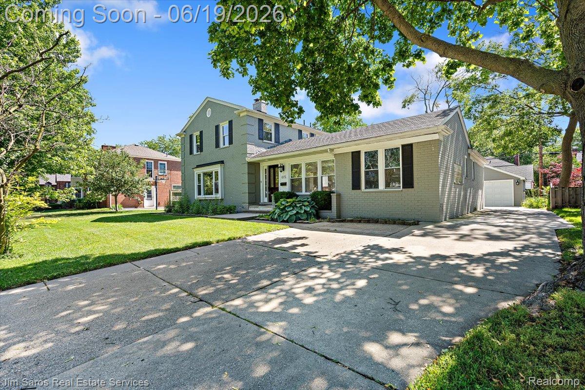615 Lakepointe Street Property Photo 1