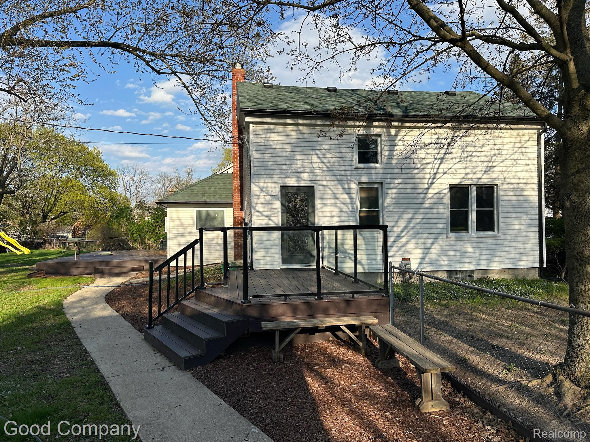 720 W Commerce Road Property Photo 1