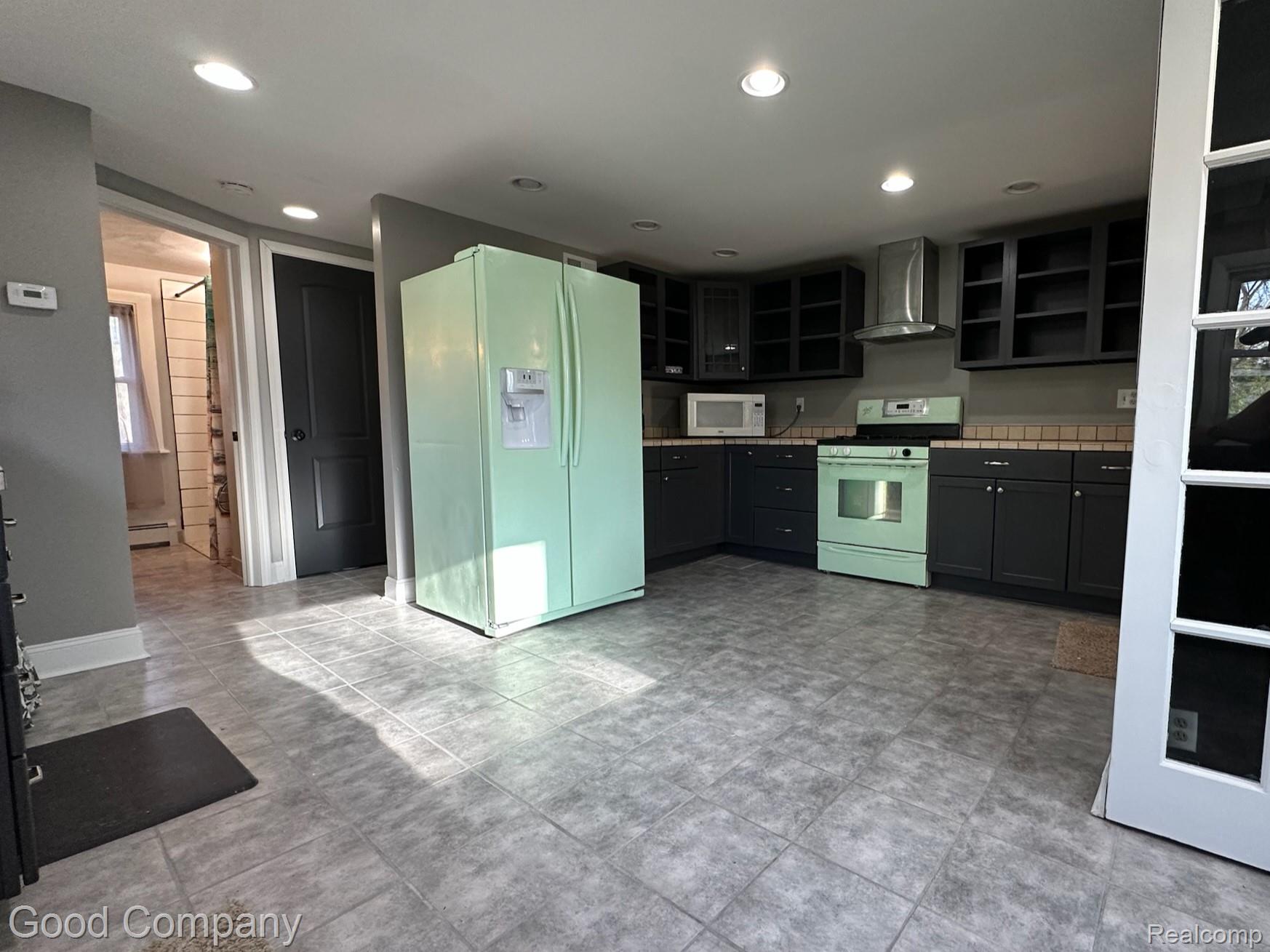 720 W Commerce Road Property Photo 3