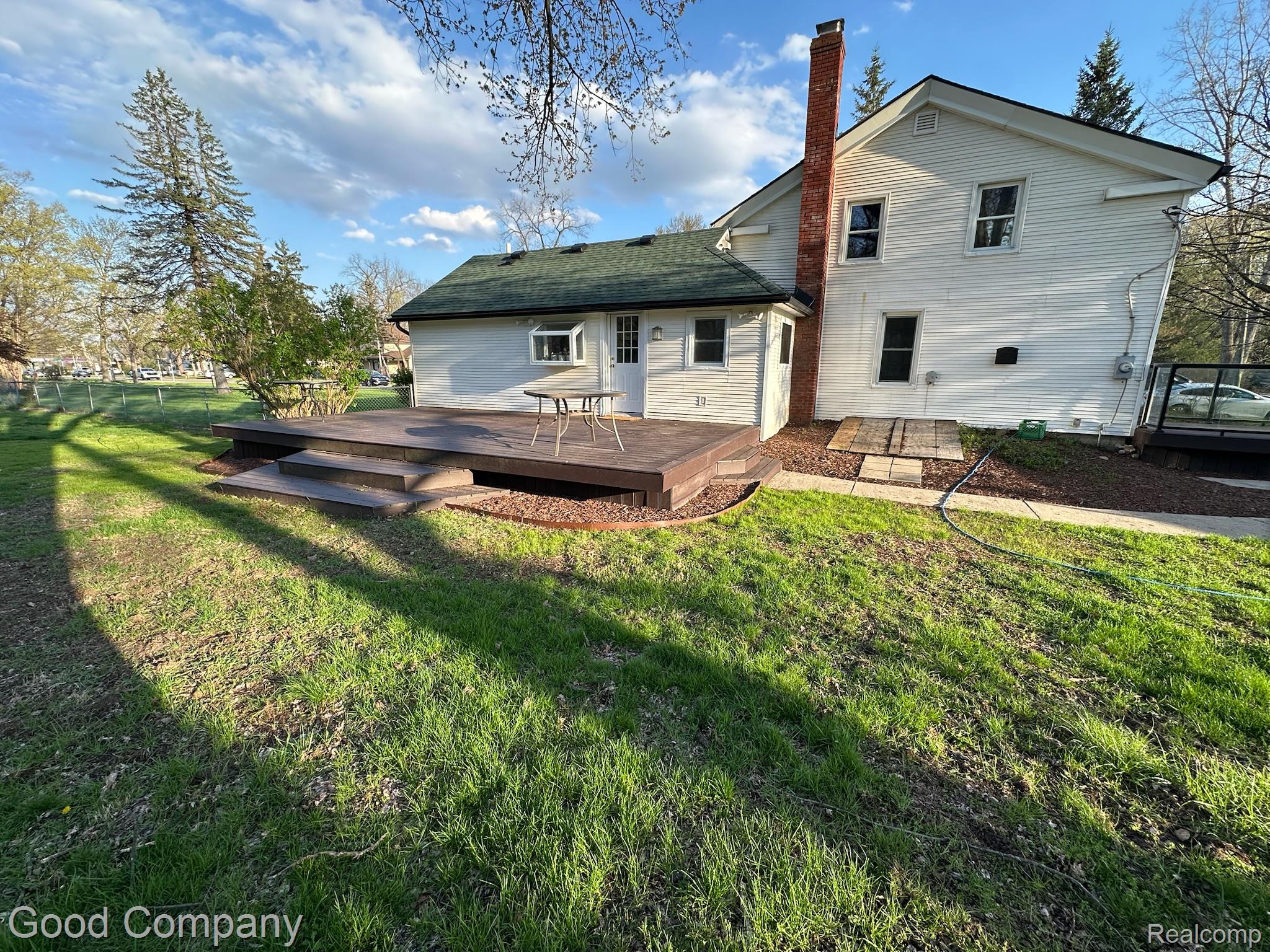 720 W Commerce Road Property Photo 17