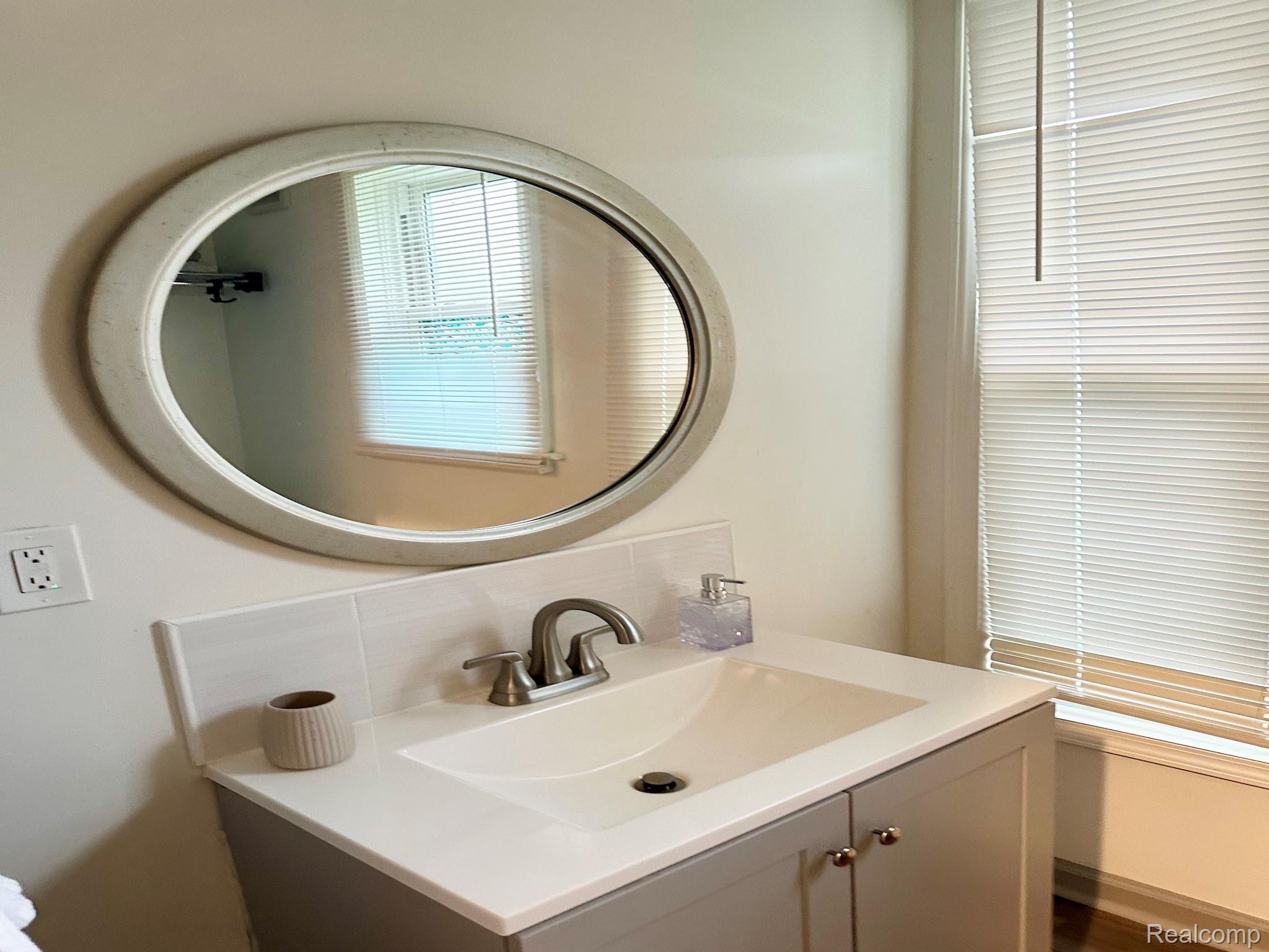 3838 Bagley Street Property Photo 10
