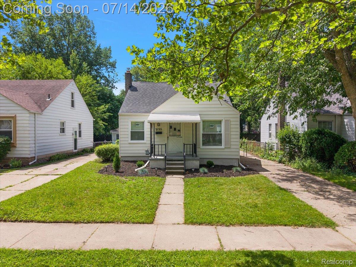 2155 E 8 Mile Road Property Photo 2