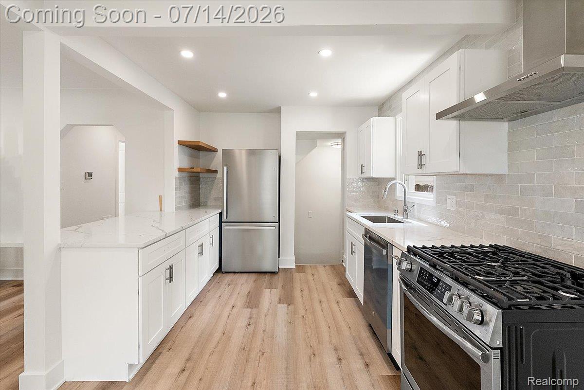 2155 E 8 Mile Road Property Photo 12