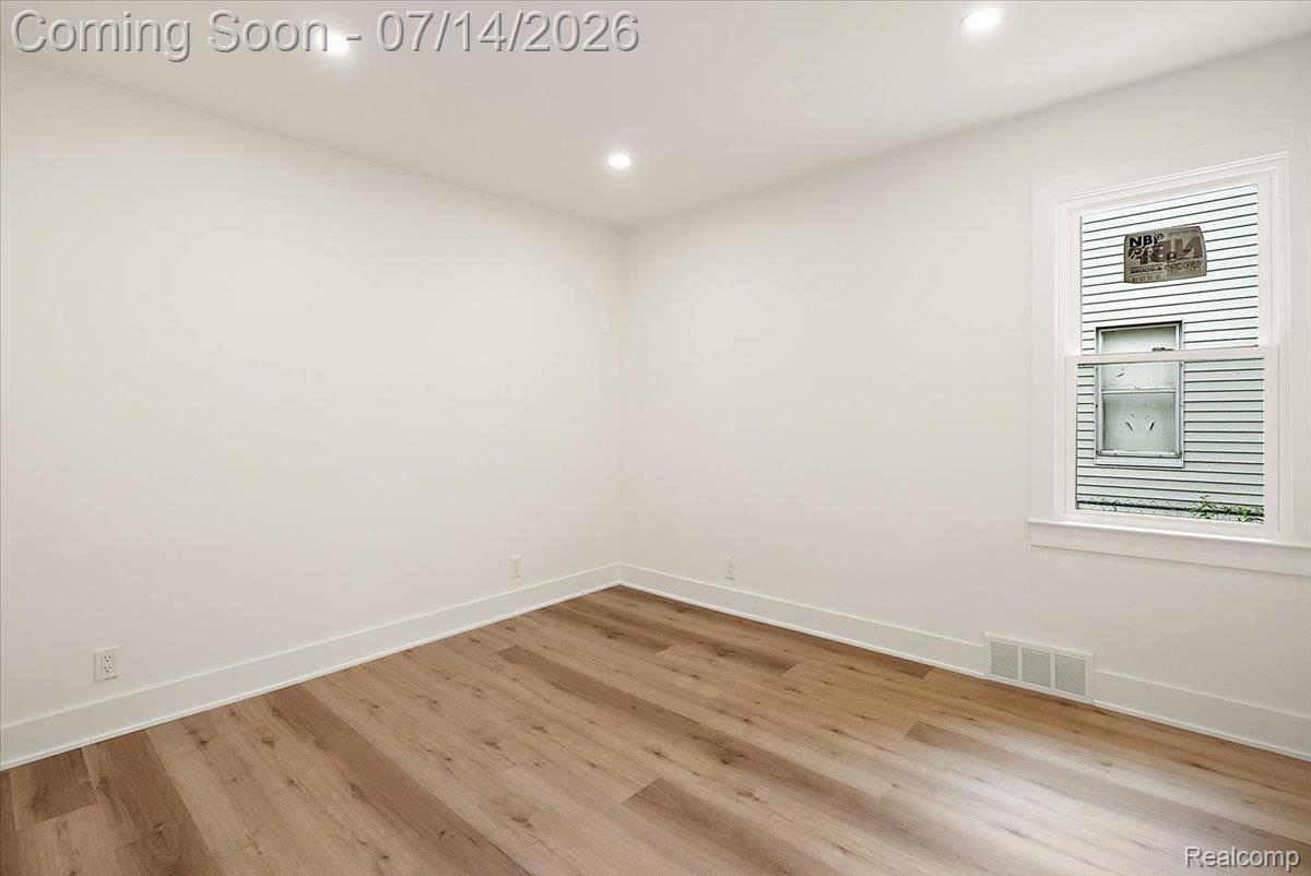 2155 E 8 Mile Road Property Photo 22
