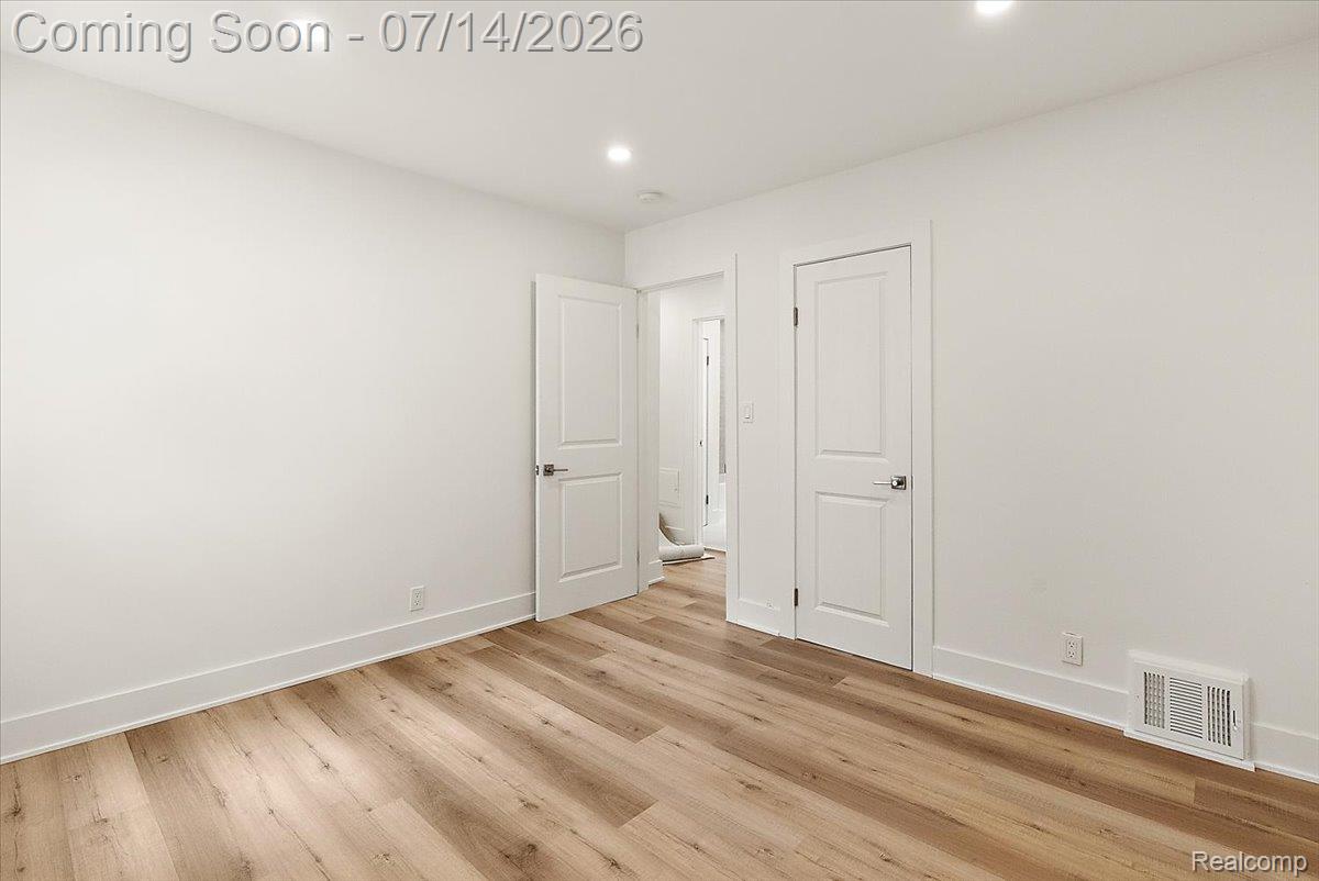 2155 E 8 Mile Road Property Photo 23