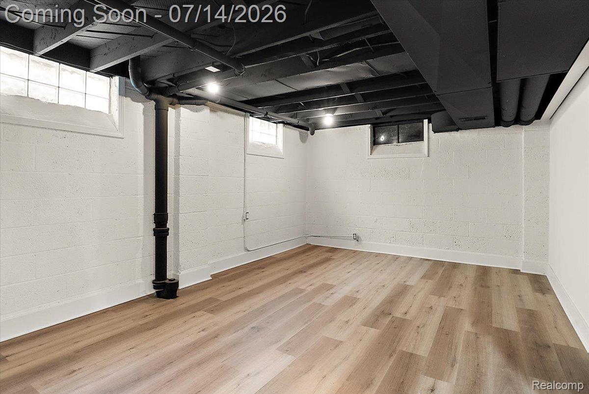 2155 E 8 Mile Road Property Photo 29