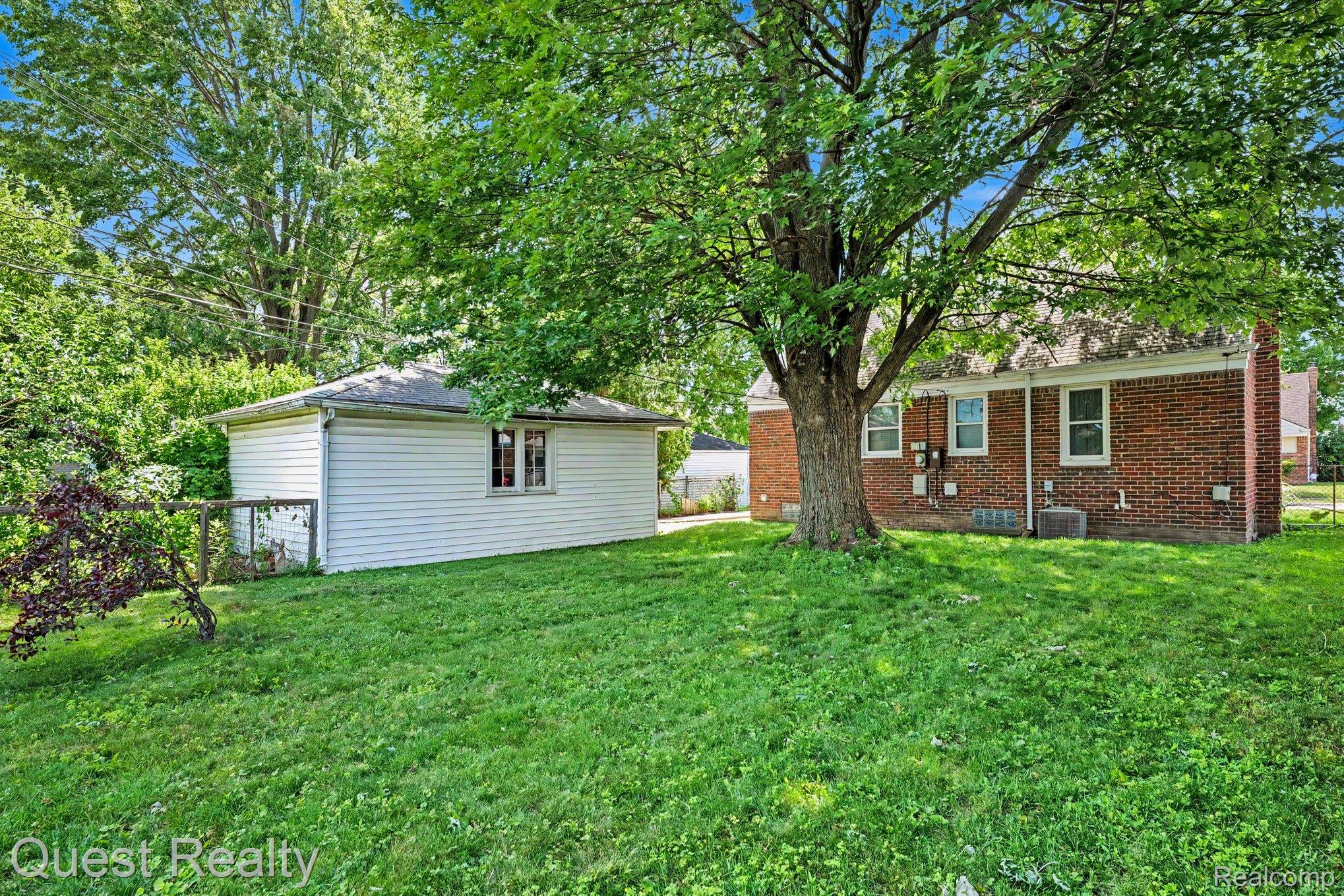 25074 Waldorf Street Property Photo 28
