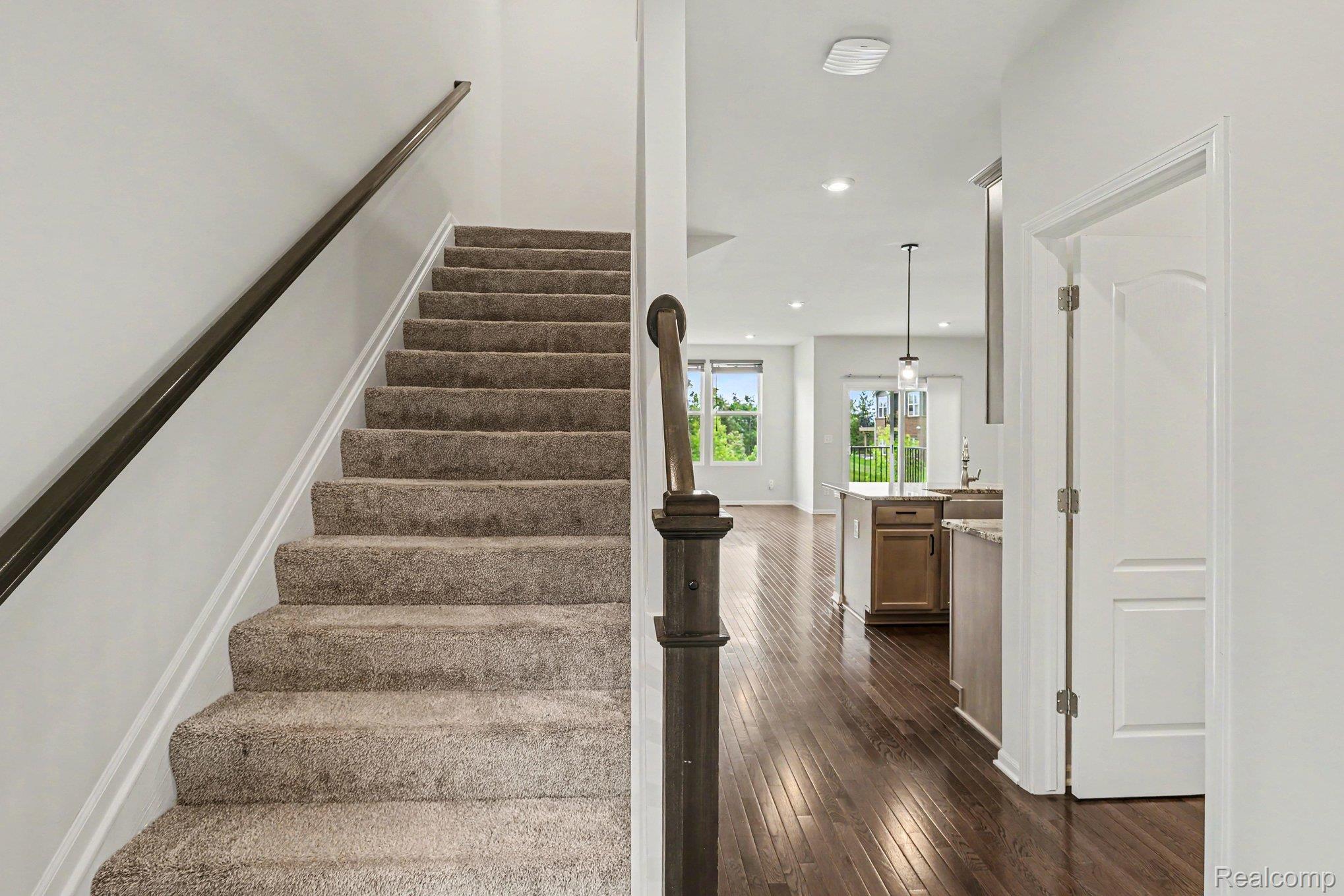 4871 Broomfield Way Property Photo 4
