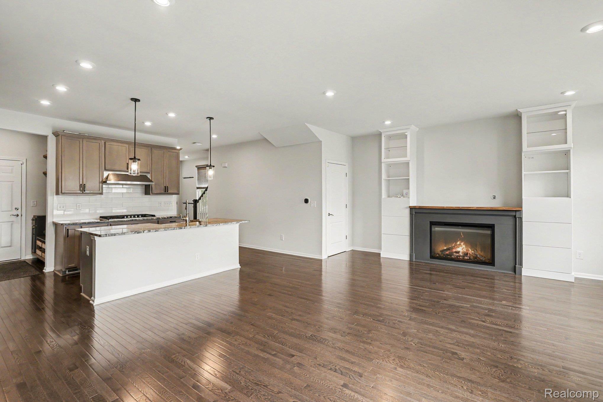 4871 Broomfield Way Property Photo 5