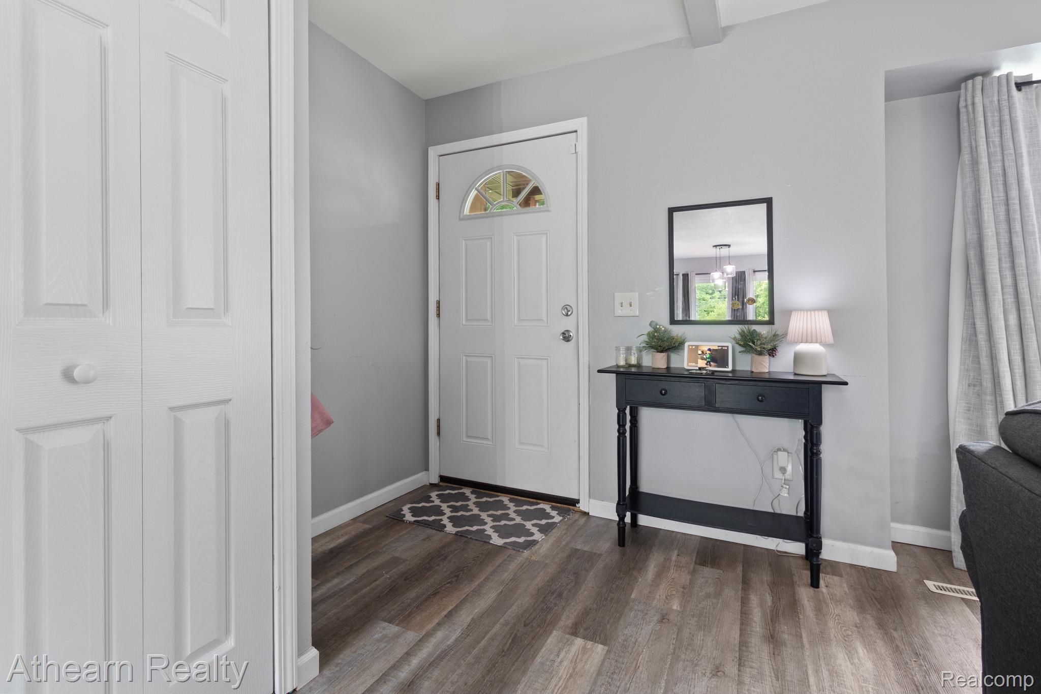 7156 Sharp Road Property Photo 8