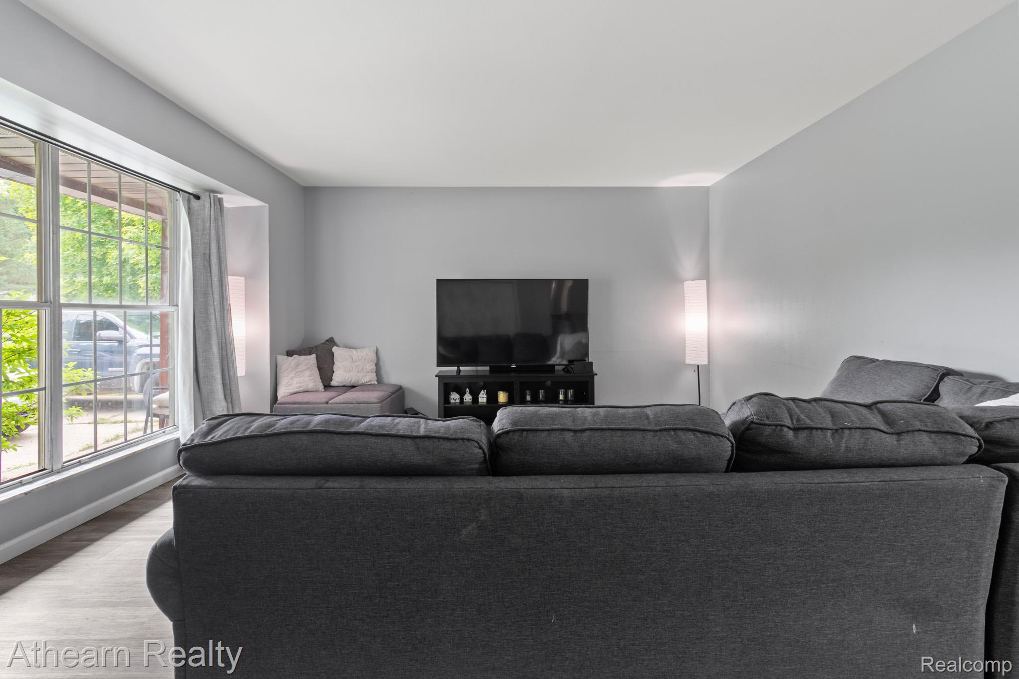 7156 Sharp Road Property Photo 11