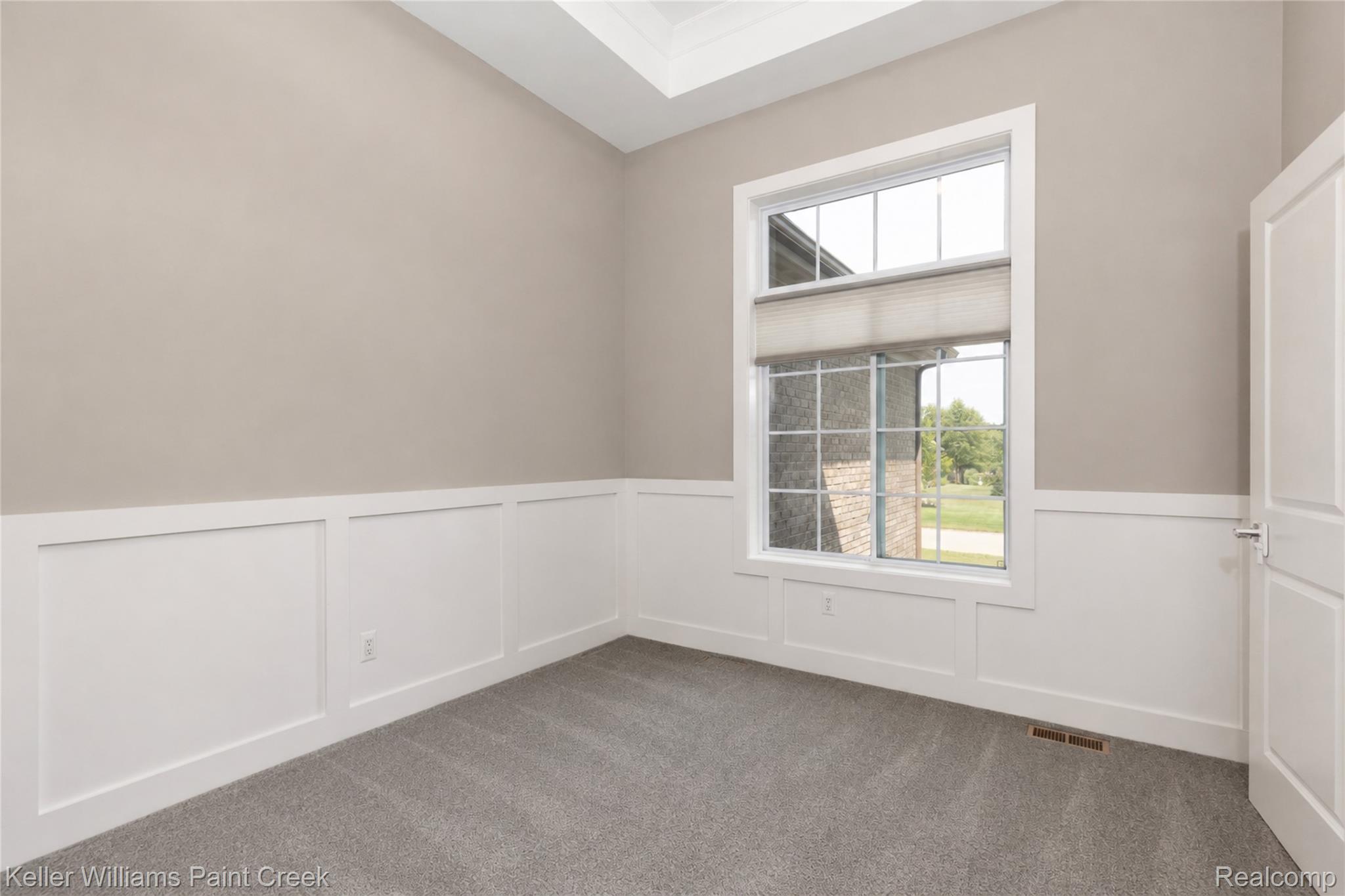 2100 Shane Court Property Photo 3