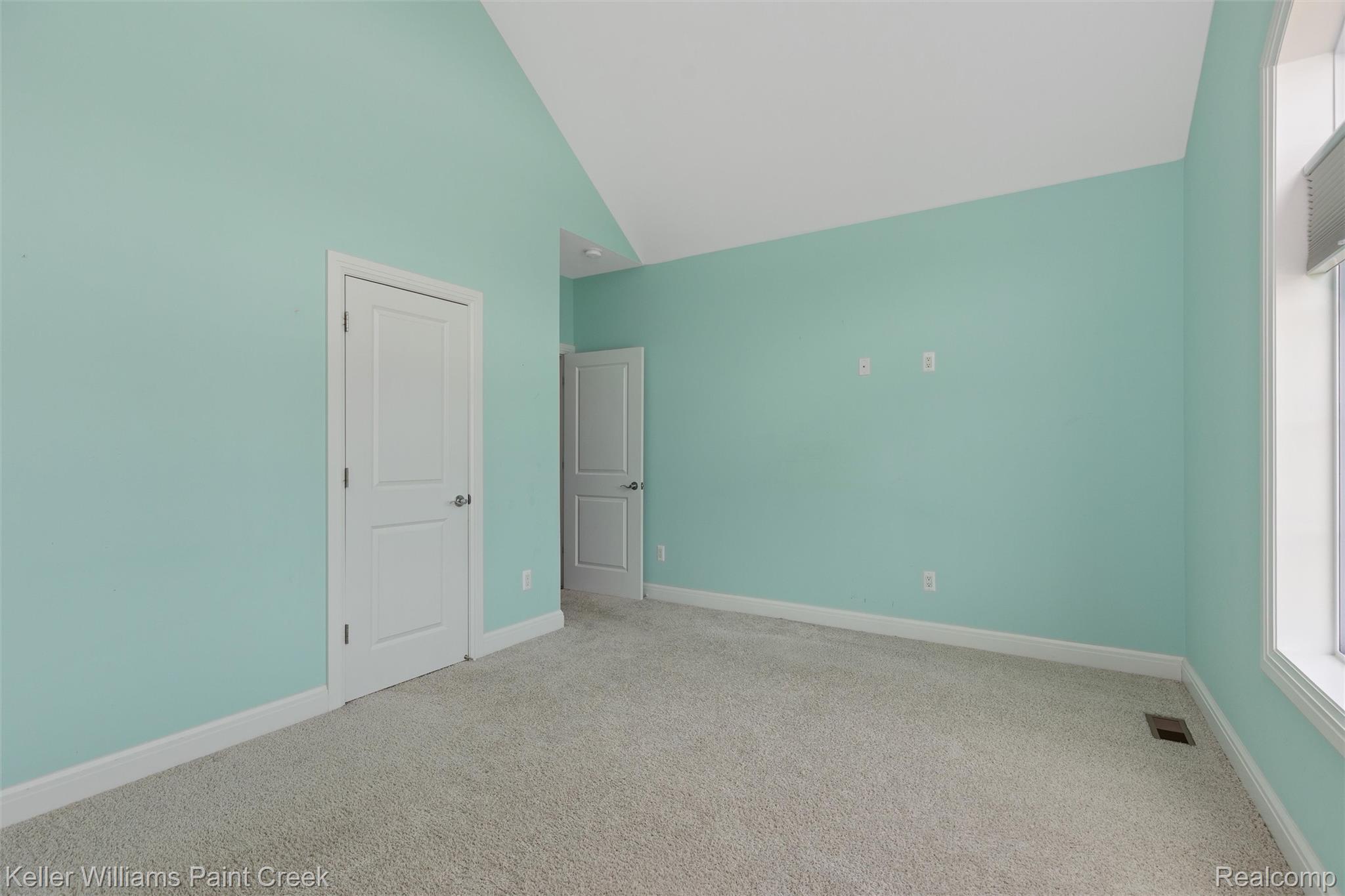 2100 Shane Court Property Photo 7