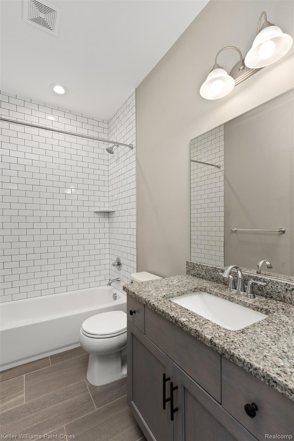 2100 Shane Court Property Photo 11
