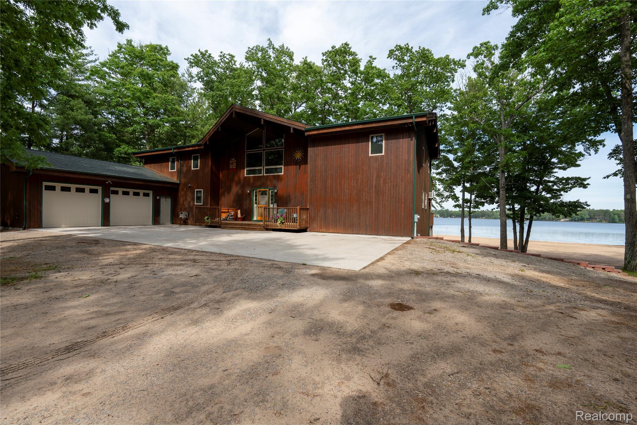 2300 Bliss Lane Property Photo 4