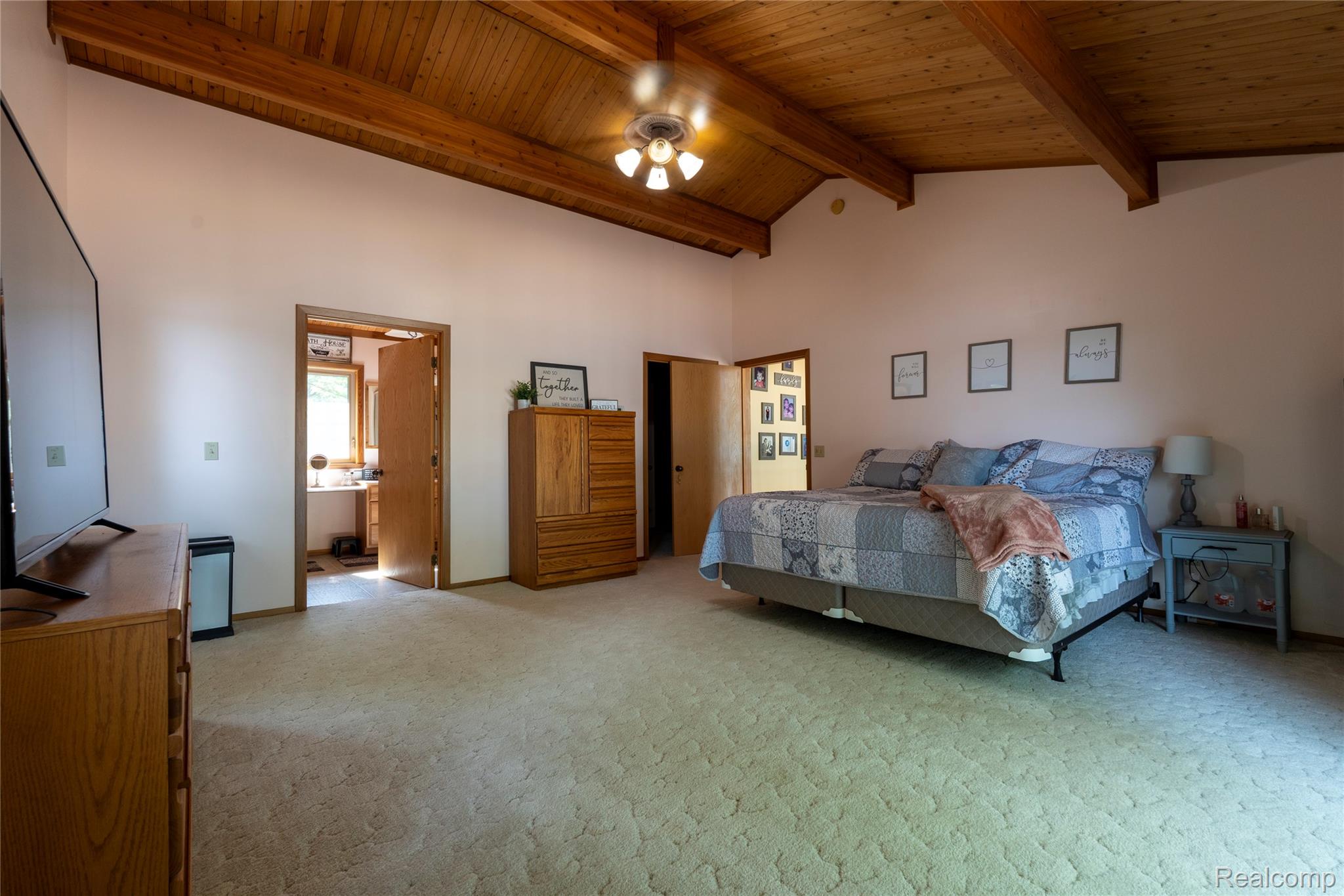 2300 Bliss Lane Property Photo 14