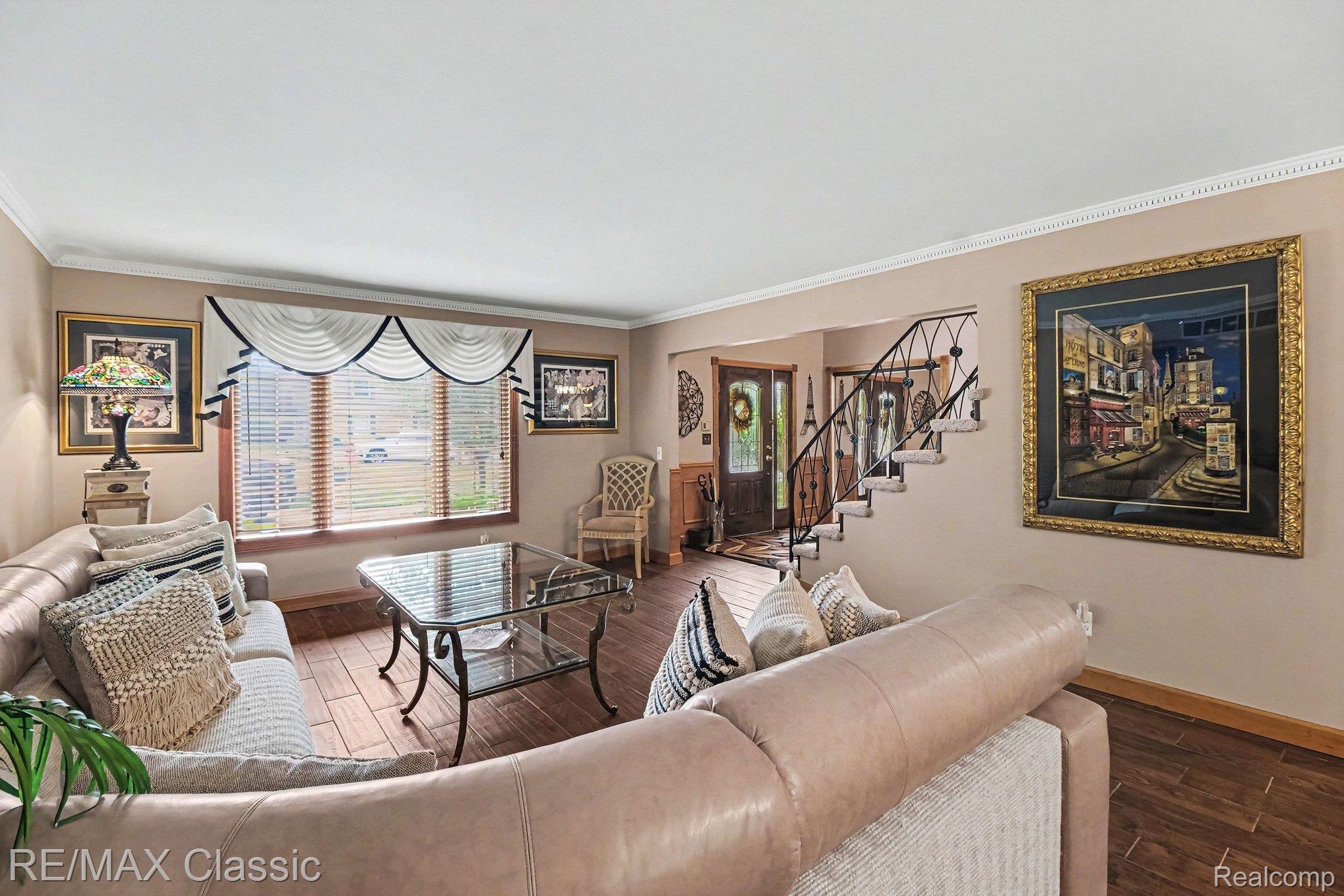 4590 Pine Village Drive Property Photo 6