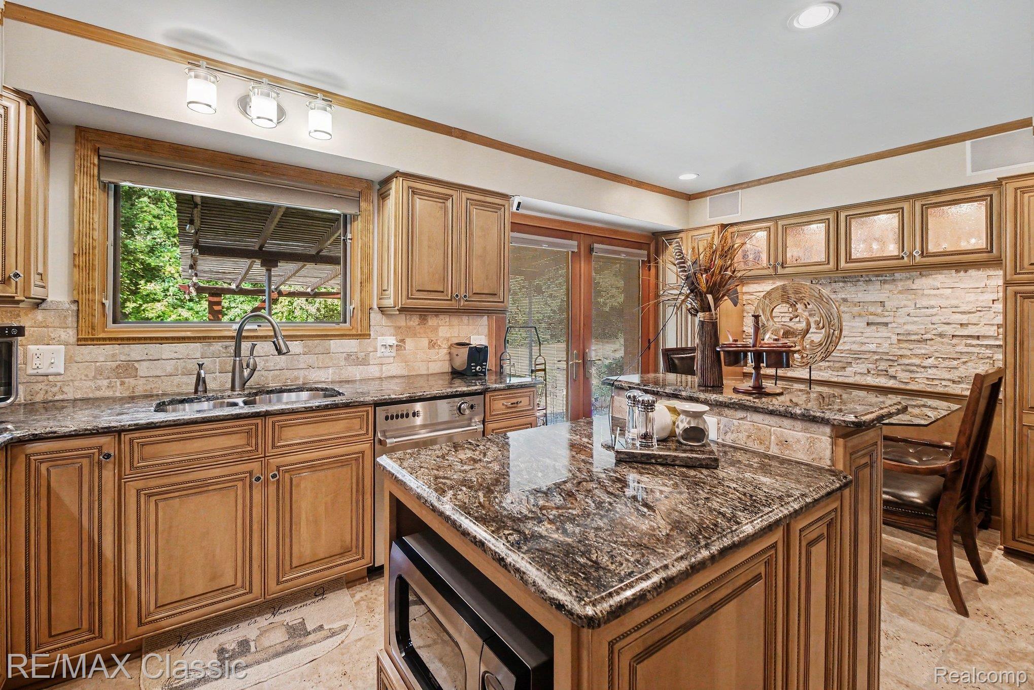 4590 Pine Village Drive Property Photo 12