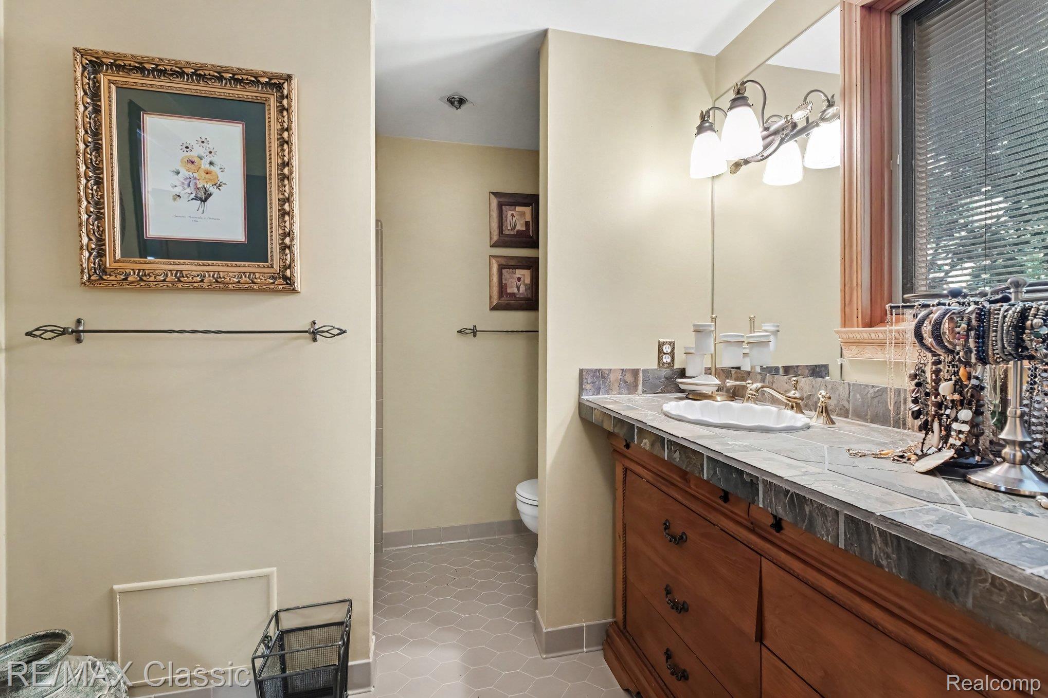 4590 Pine Village Drive Property Photo 23