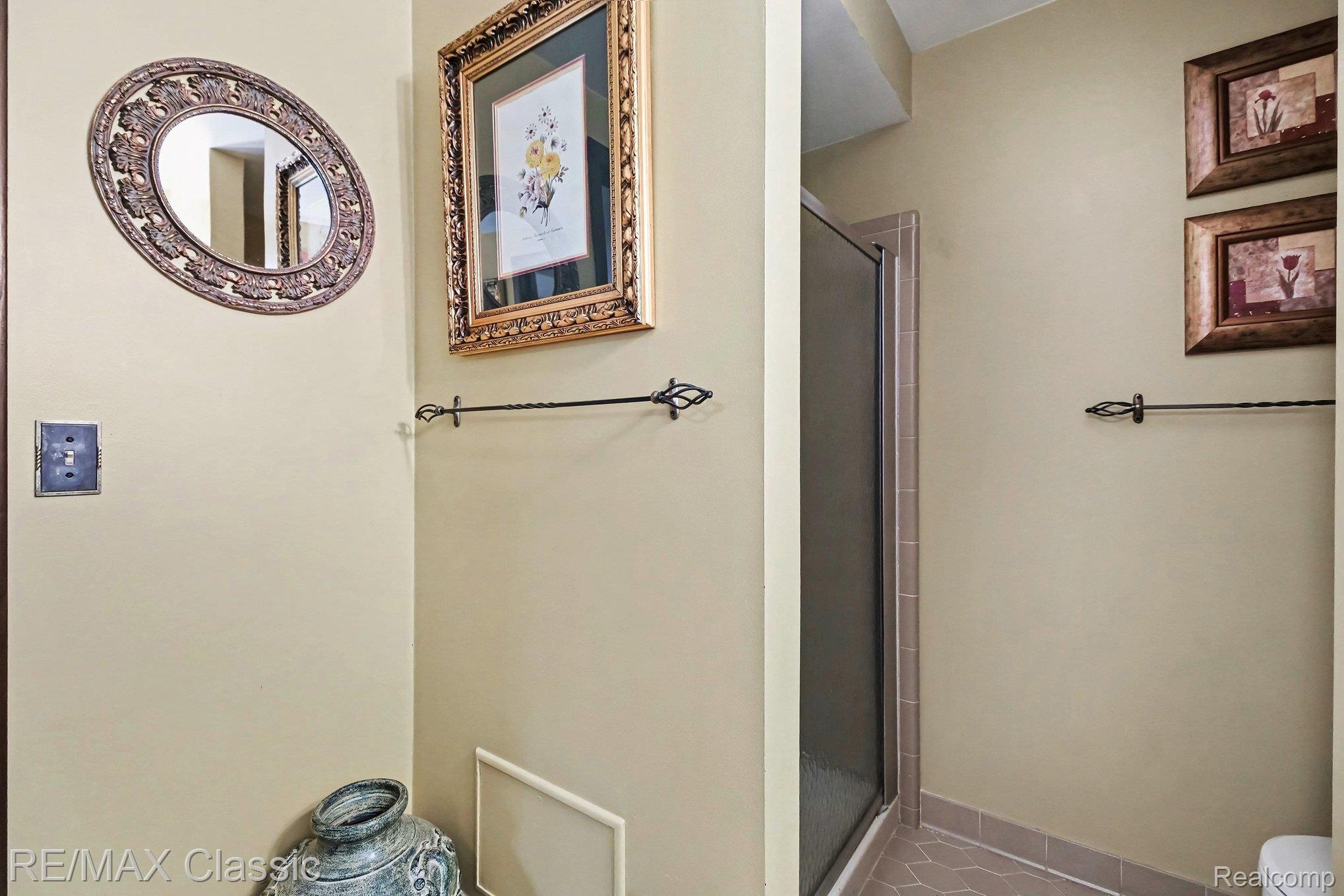 4590 Pine Village Drive Property Photo 24