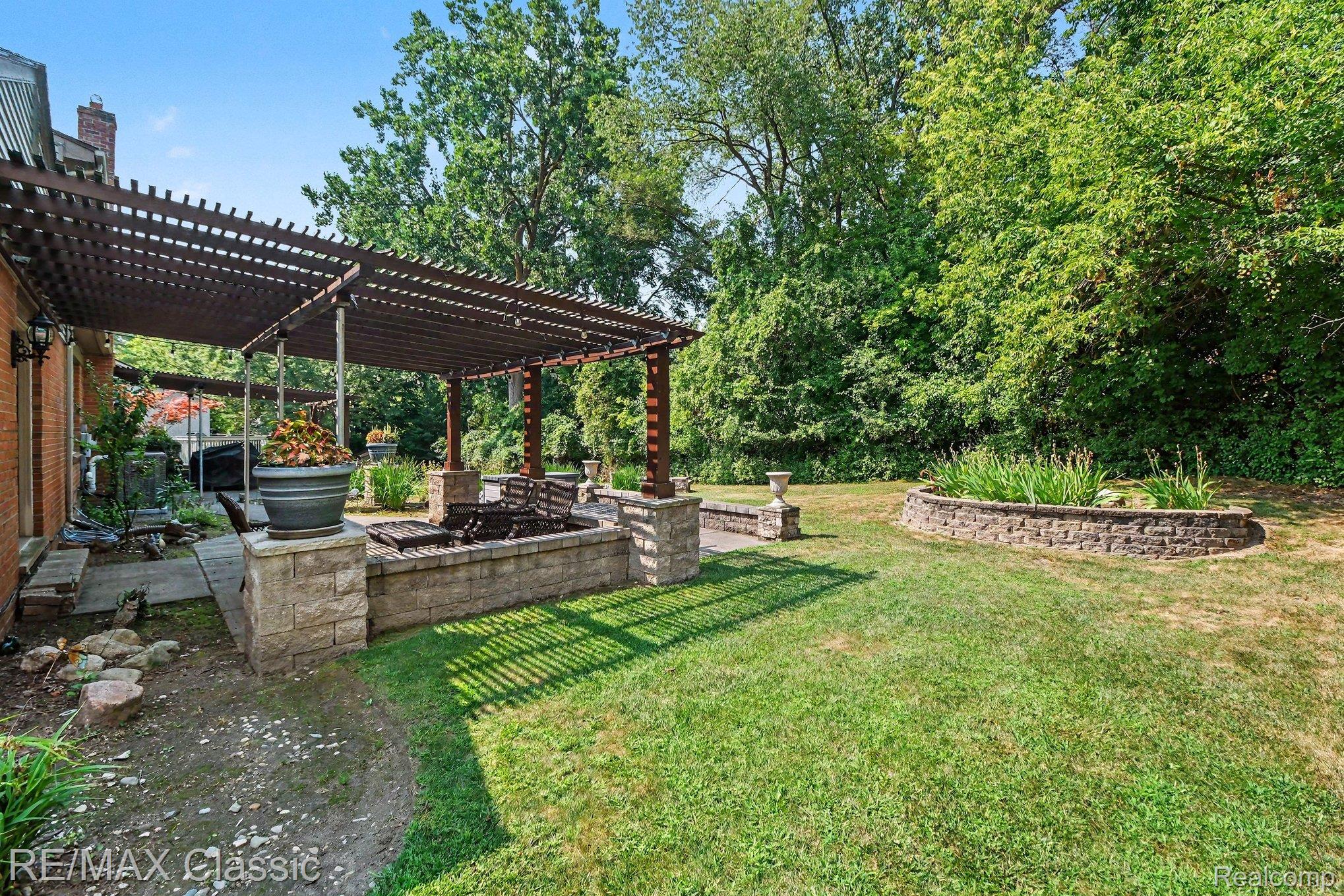 4590 Pine Village Drive Property Photo 36