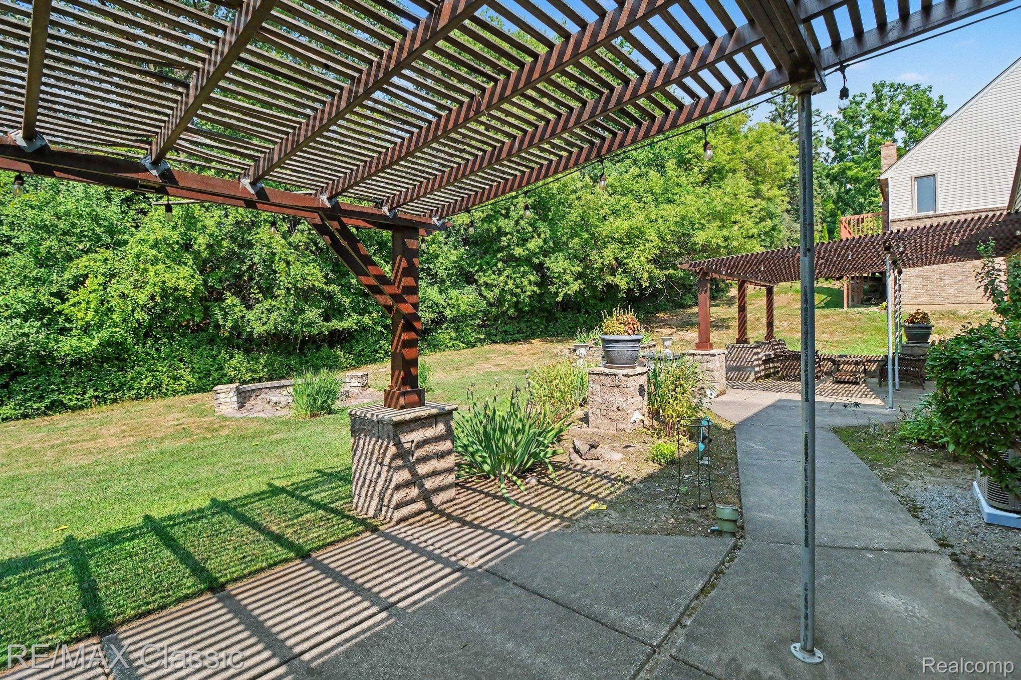 4590 Pine Village Drive Property Photo 37