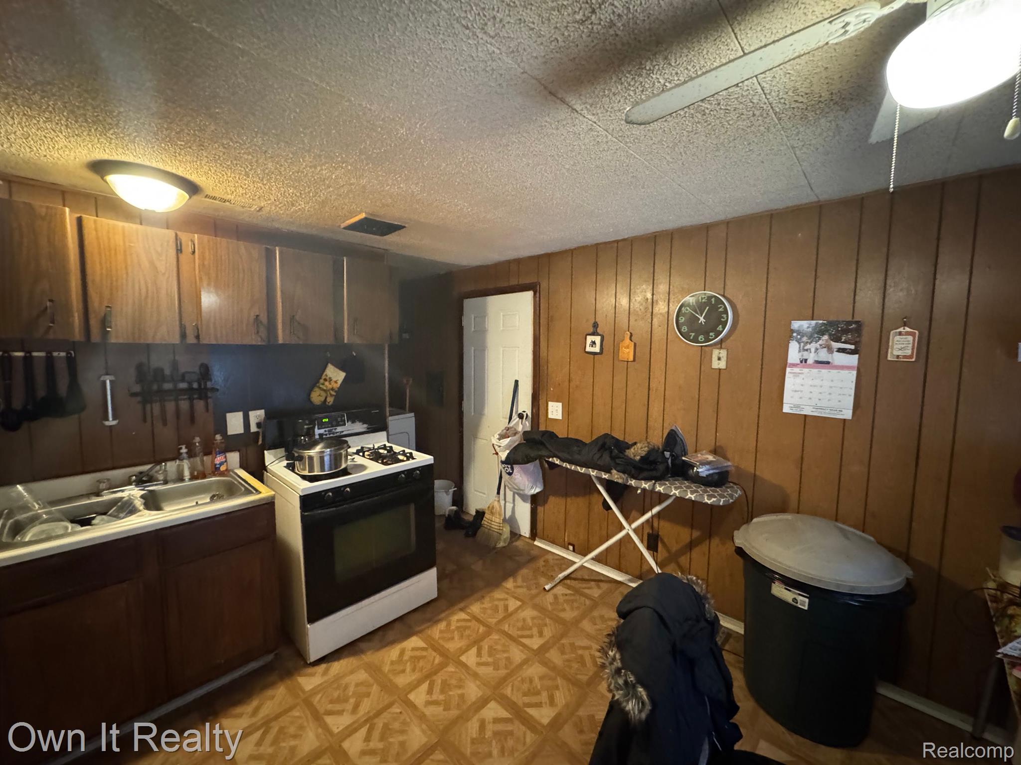 12920 E Canfield Street Property Photo 7
