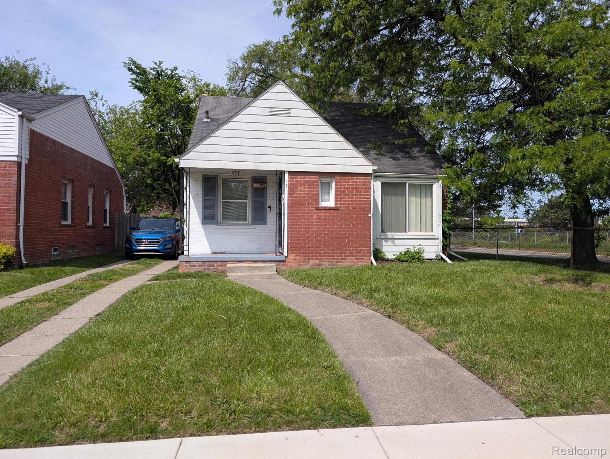 13591 Riverview Street Property Photo 1