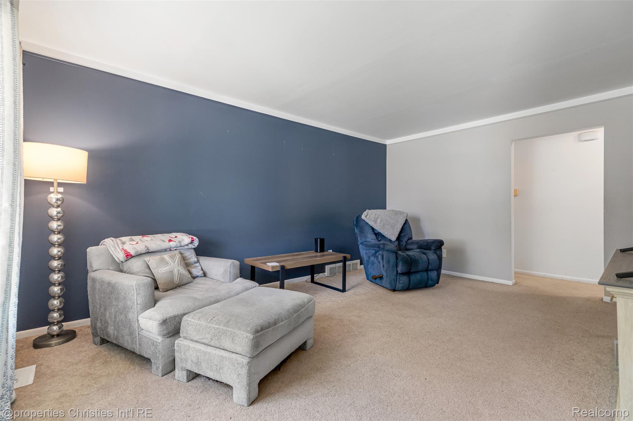 20200 Shores Street Property Photo 3