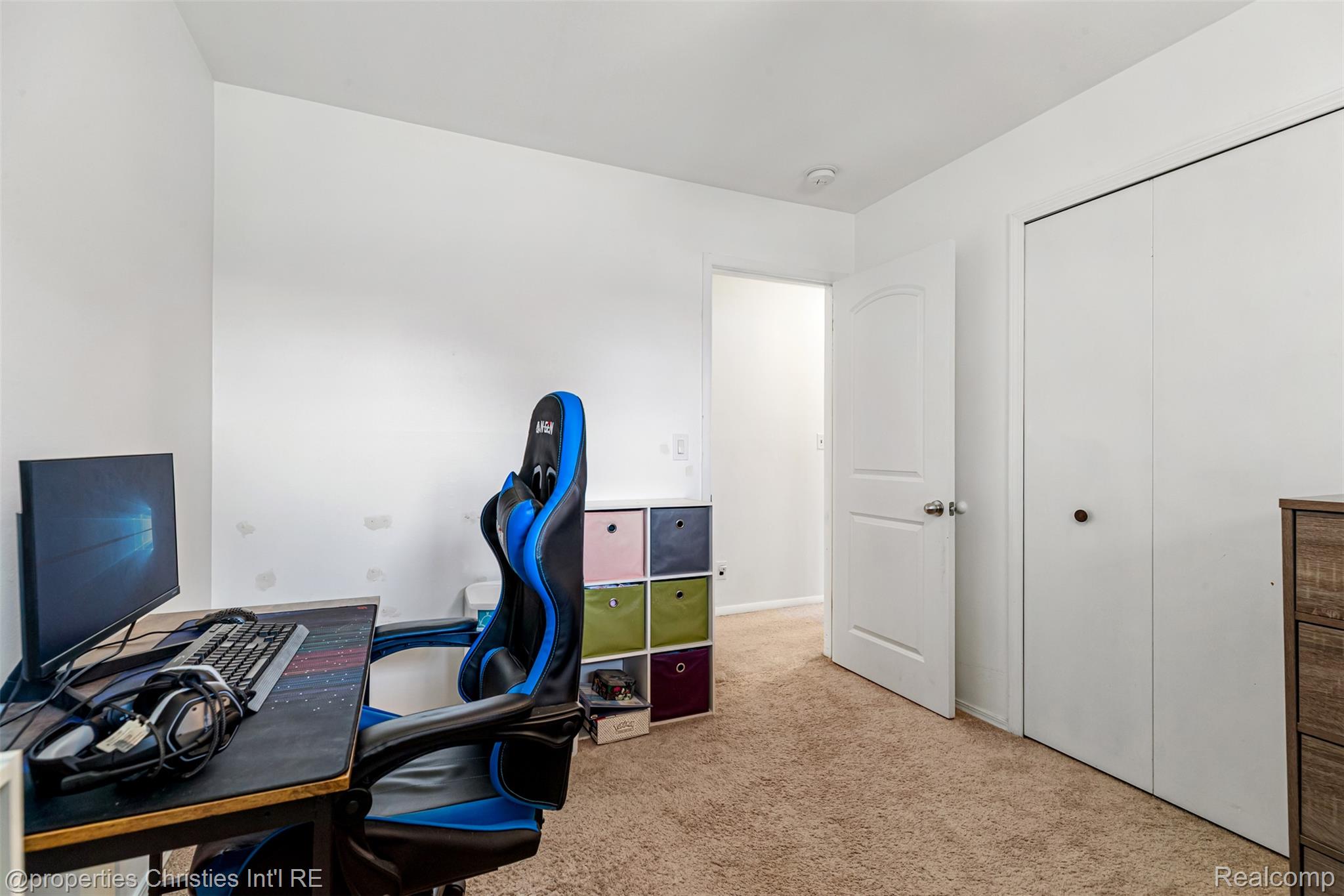20200 Shores Street Property Photo 13