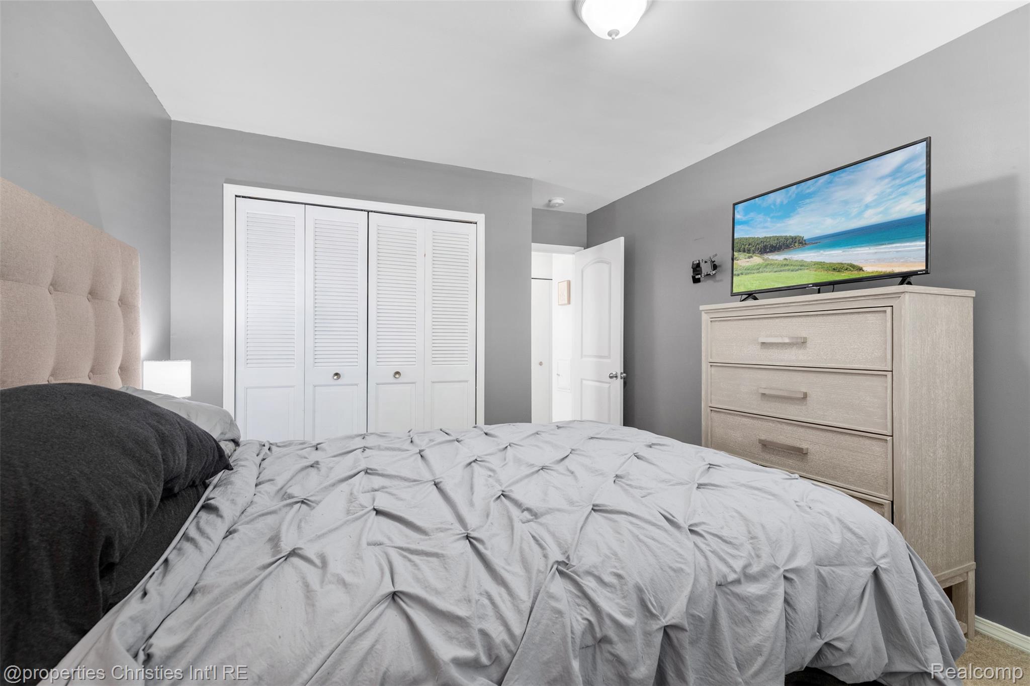 20200 Shores Street Property Photo 18