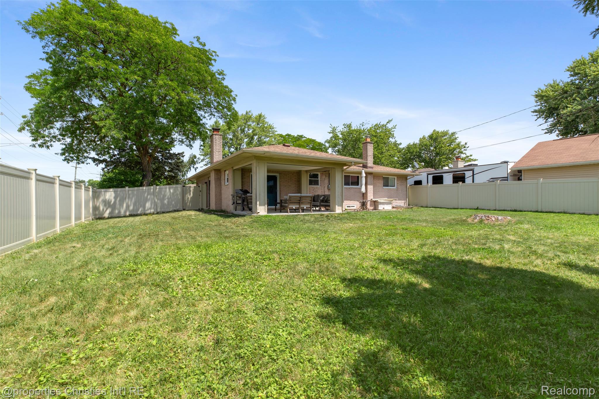 20200 Shores Street Property Photo 25