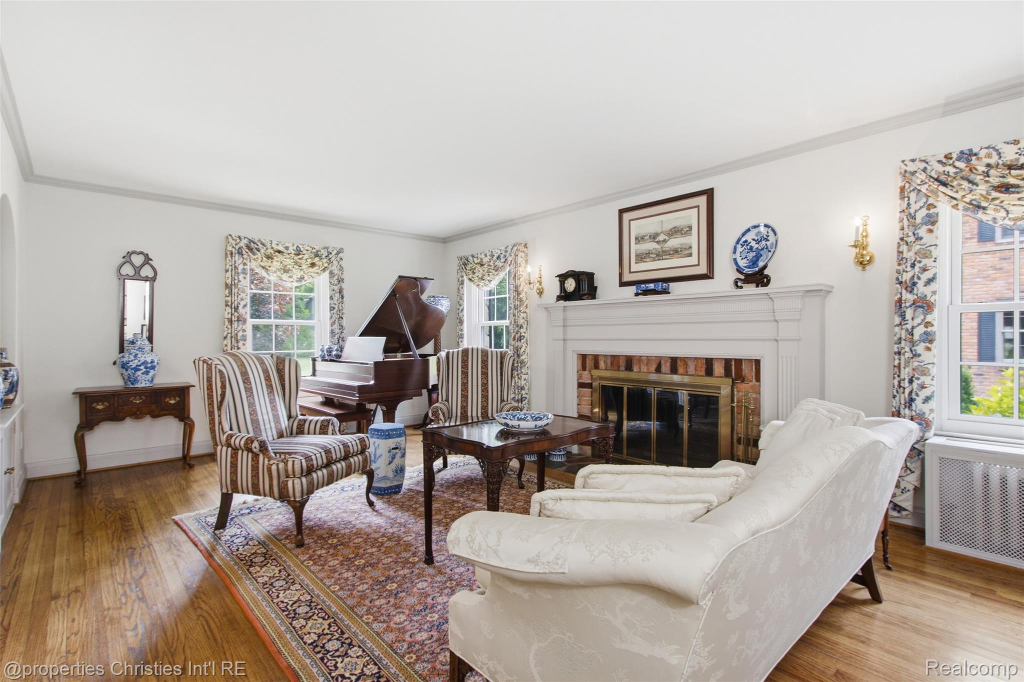 485 Westwood Drive Property Photo 8