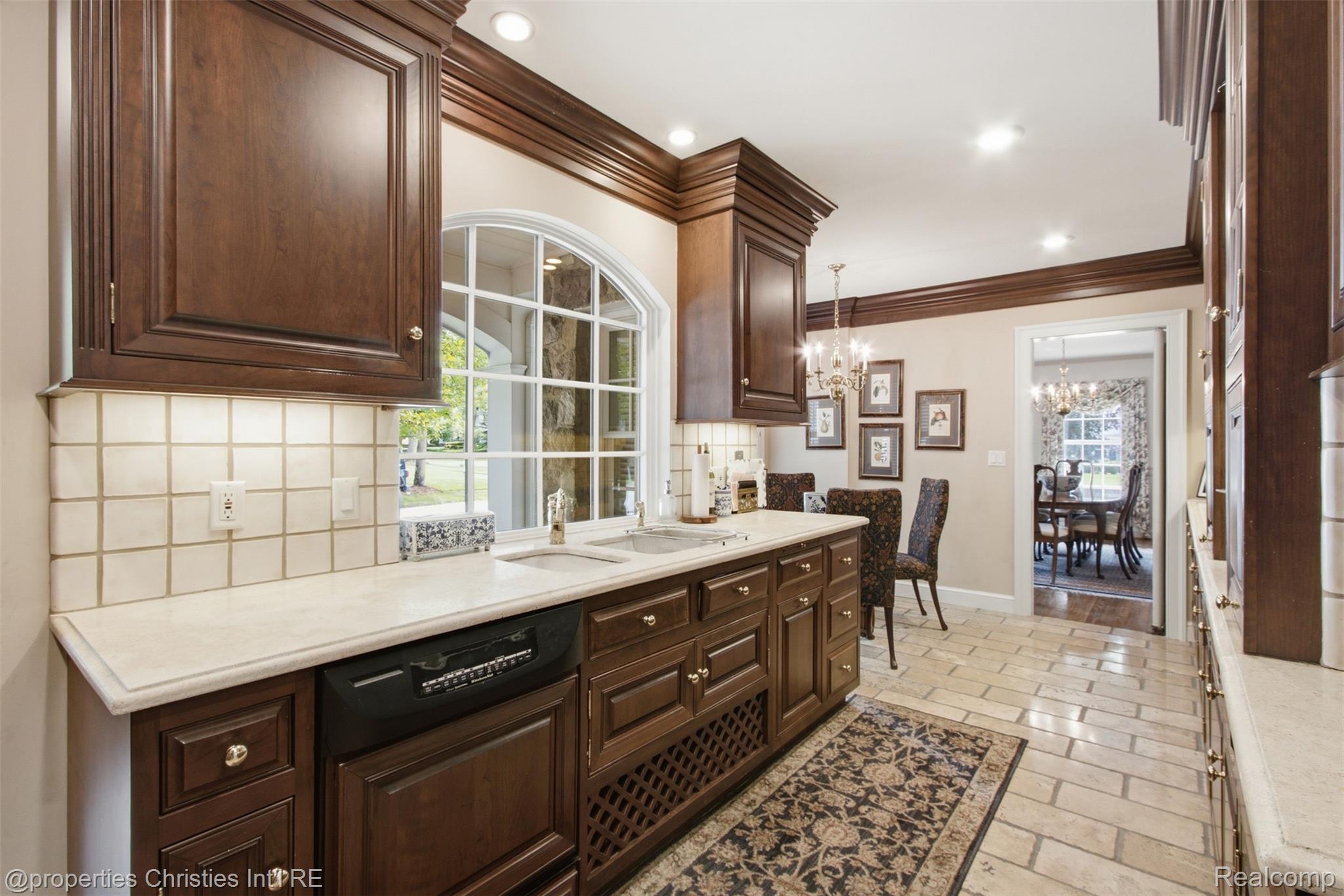485 Westwood Drive Property Photo 14