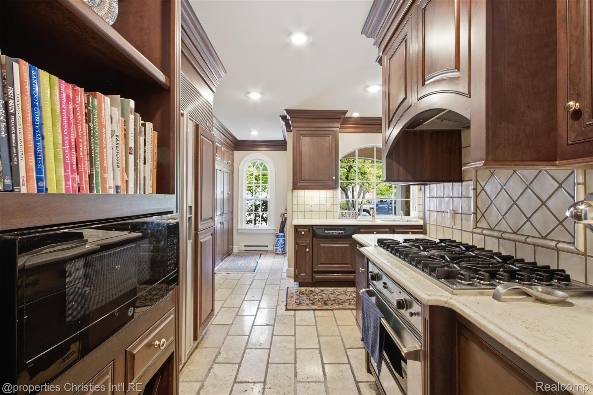 485 Westwood Drive Property Photo 17