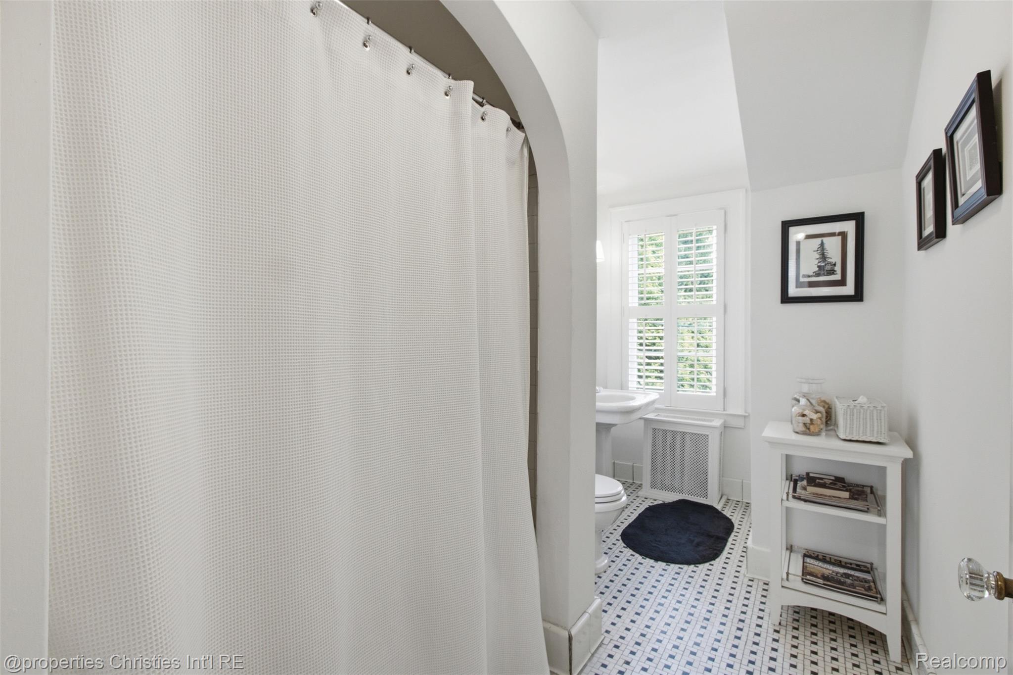 485 Westwood Drive Property Photo 28