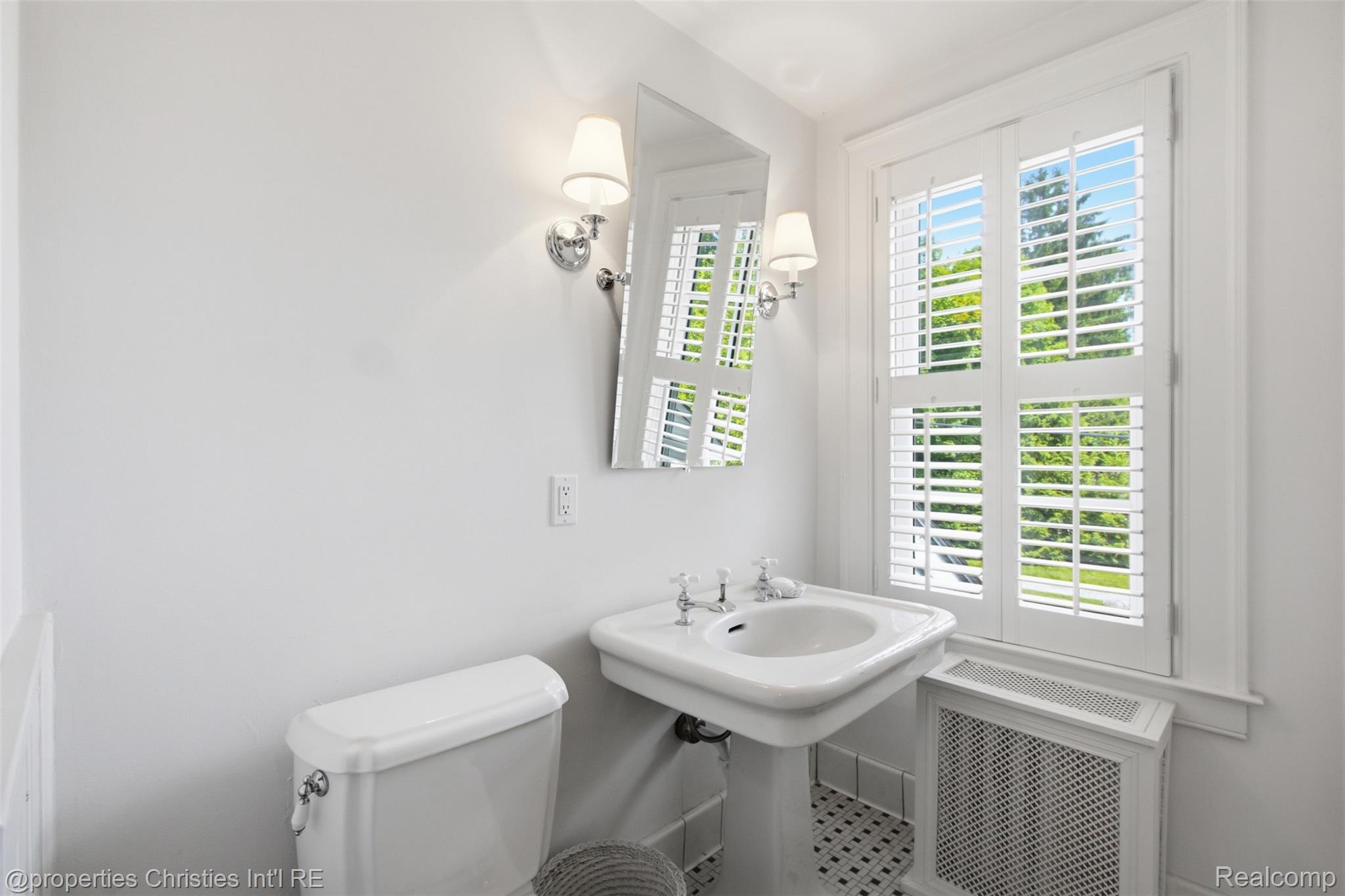 485 Westwood Drive Property Photo 29