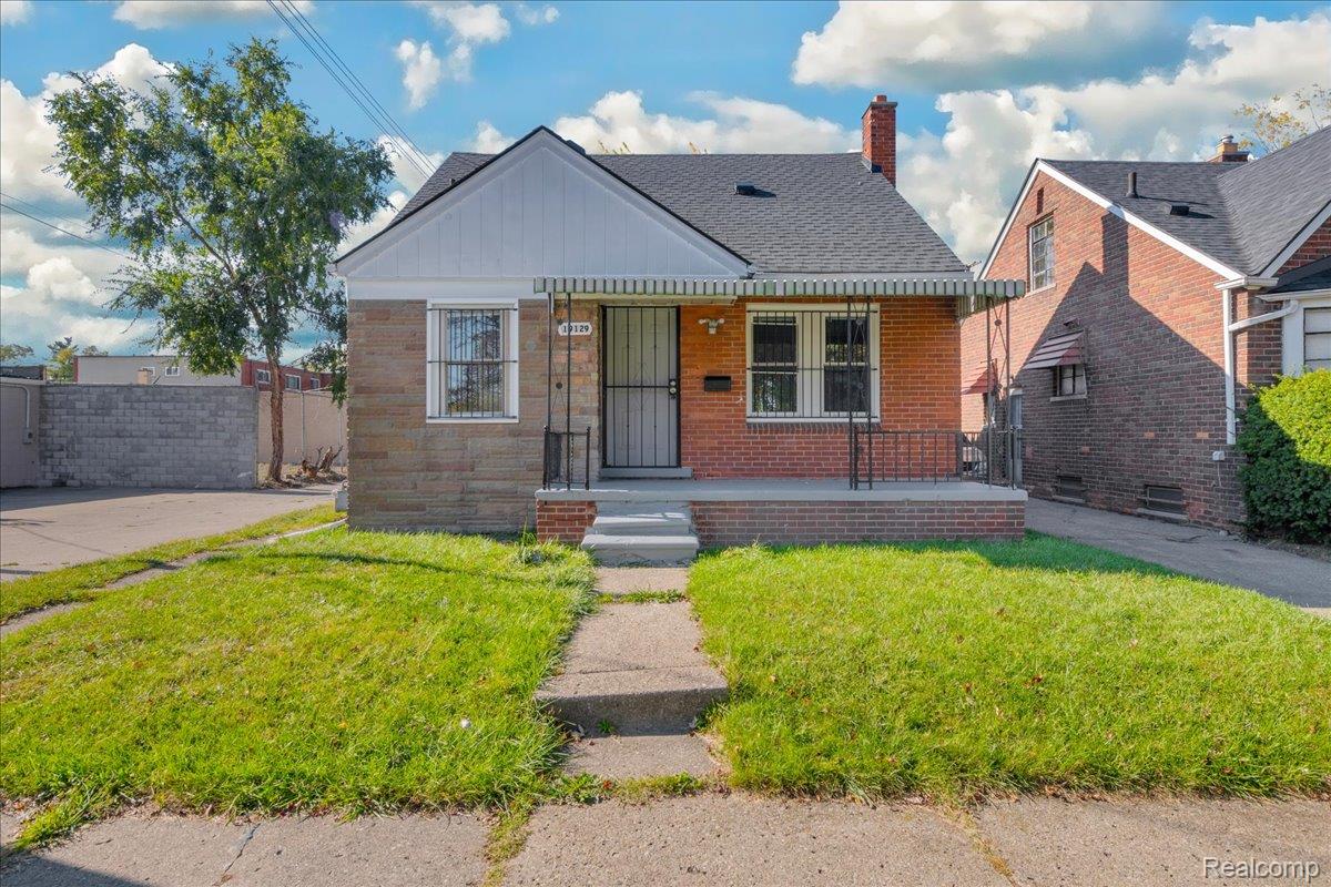 19129 Fairport Street Property Photo 1