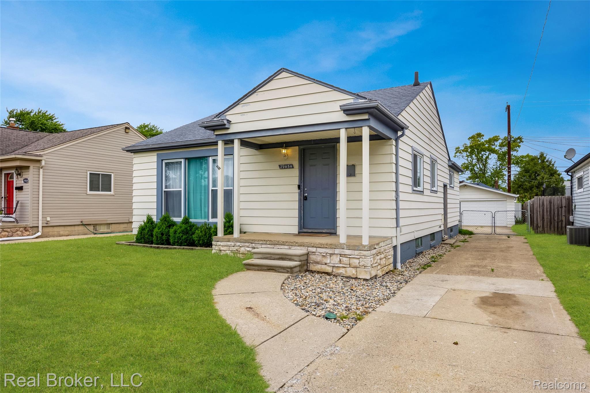 29454 Barton Street Property Photo 1