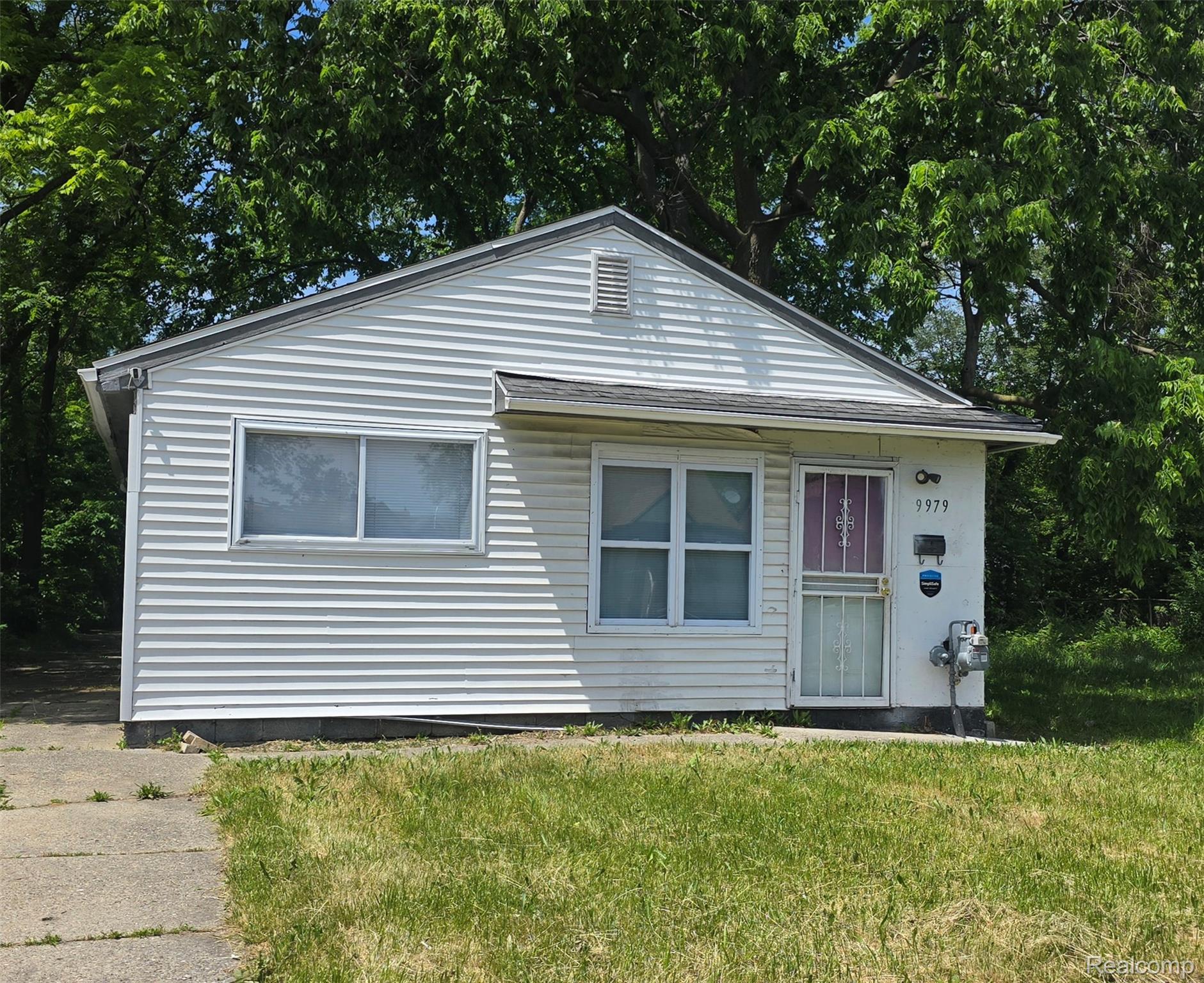 9979 Montrose Street Property Photo 1