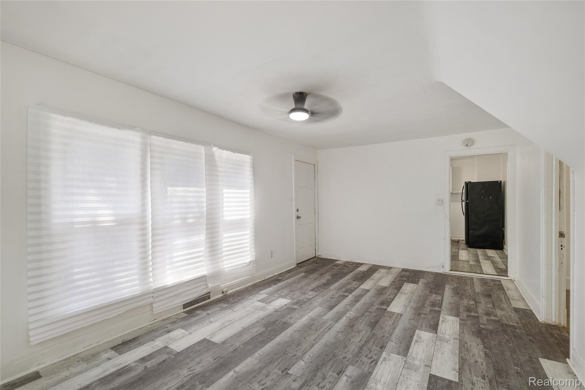 242 Crocker Boulevard Property Photo 7