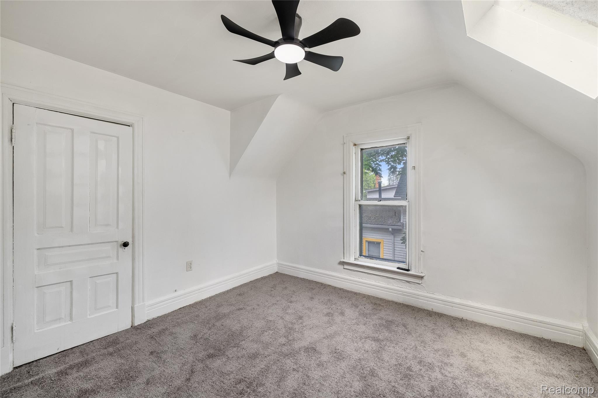 242 Crocker Boulevard Property Photo 10