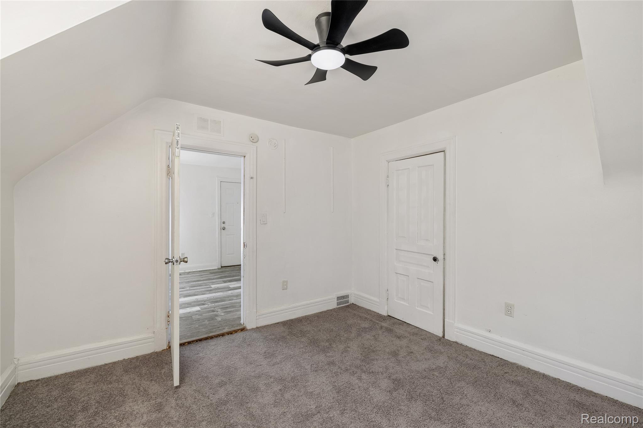 242 Crocker Boulevard Property Photo 12