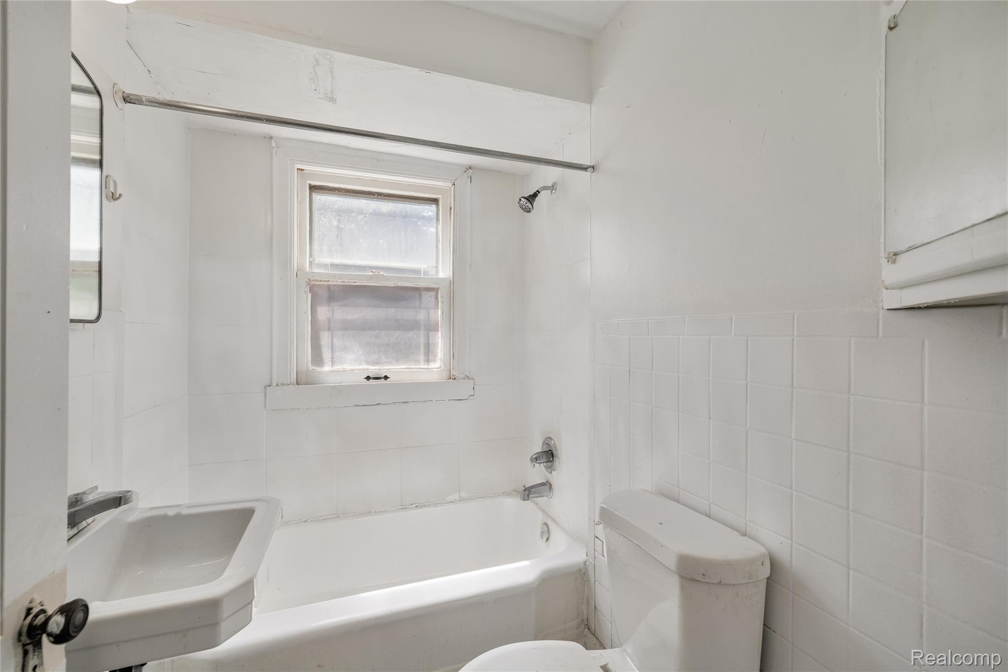 242 Crocker Boulevard Property Photo 13