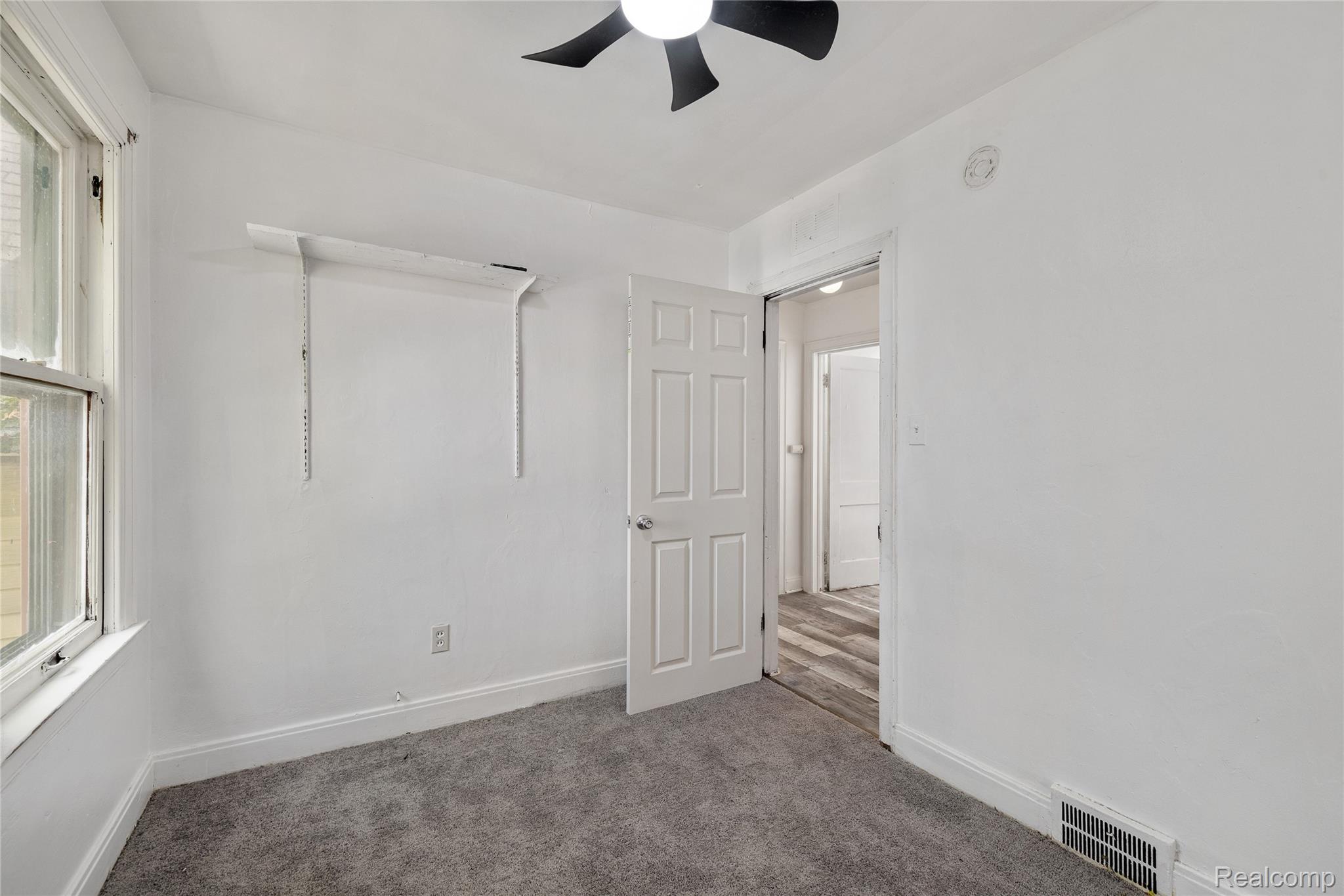 242 Crocker Boulevard Property Photo 17
