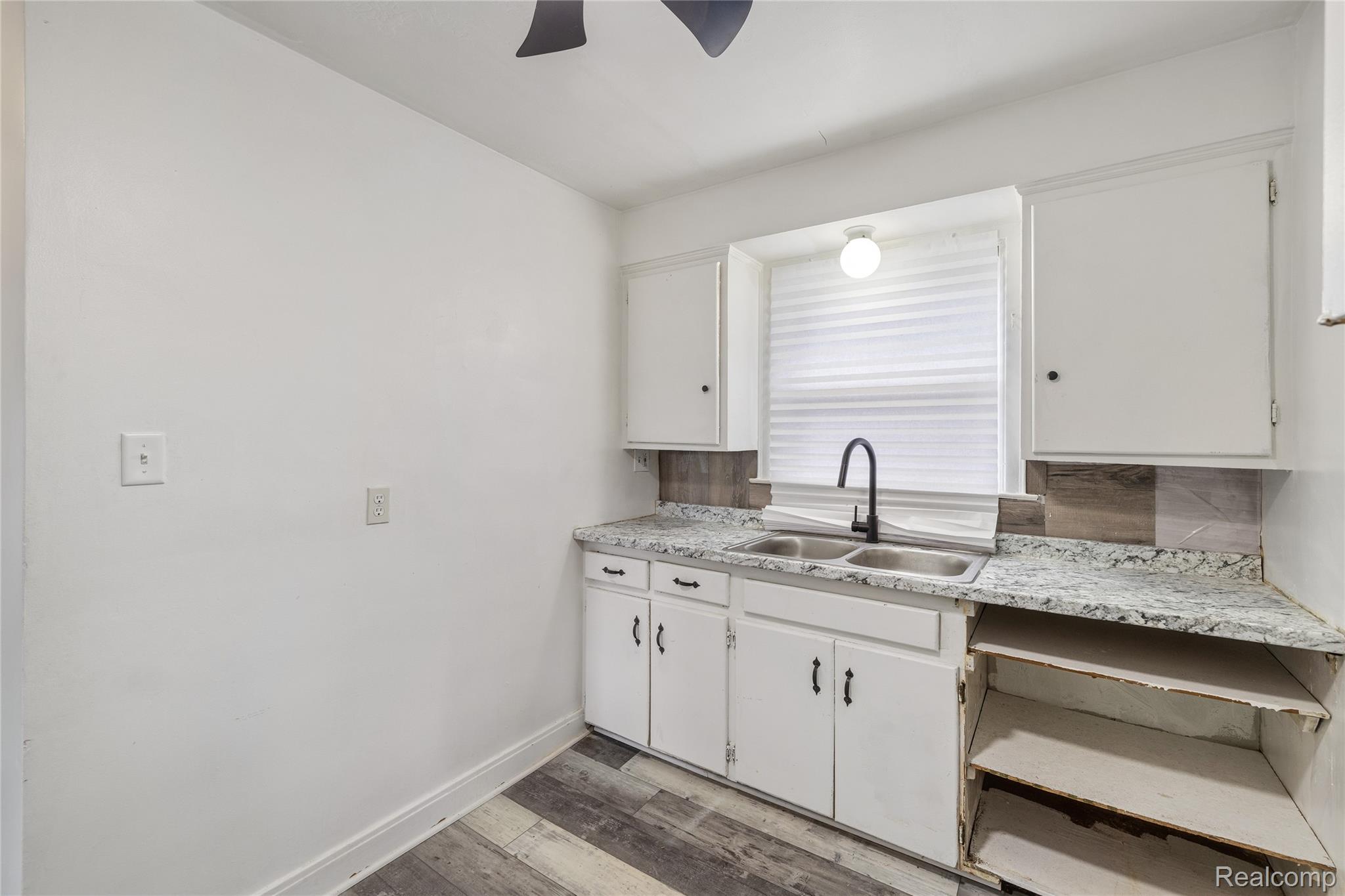 242 Crocker Boulevard Property Photo 21