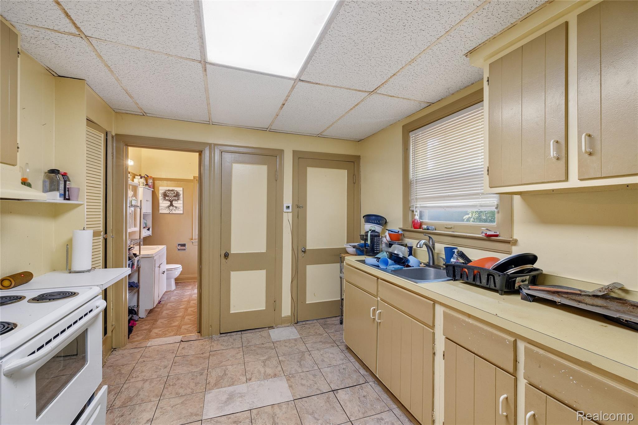 242 Crocker Boulevard Property Photo 35