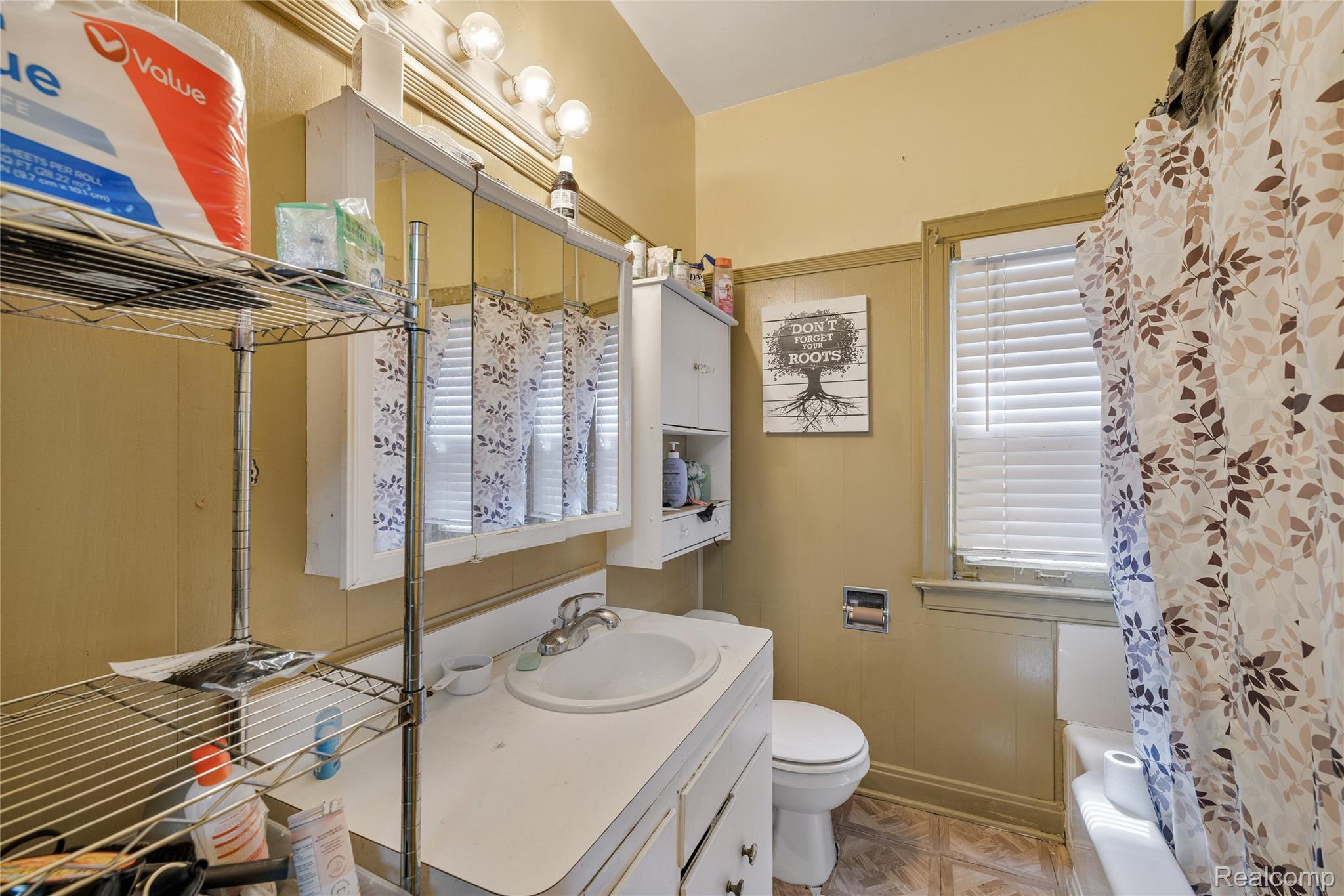 242 Crocker Boulevard Property Photo 38