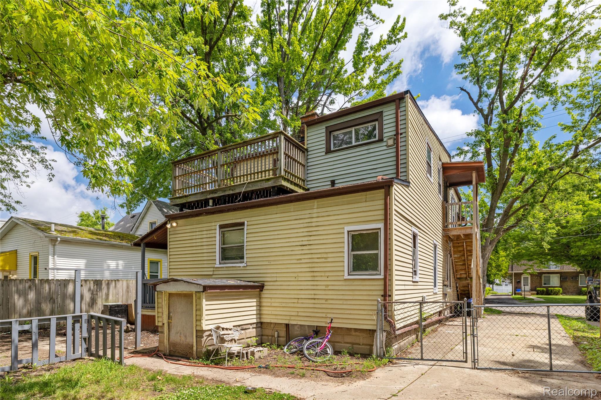 242 Crocker Boulevard Property Photo 43